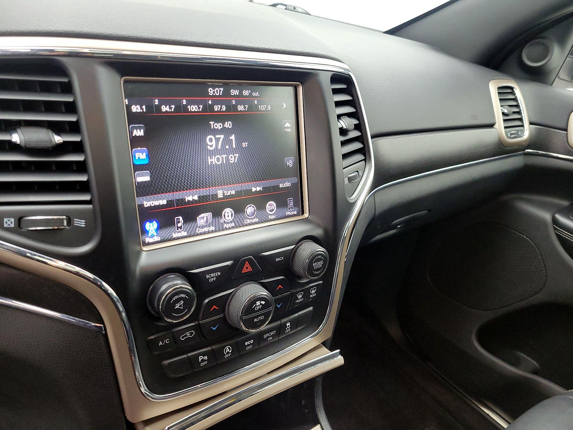 Thumbnail: 2017 Jeep Grand Cherokee - 16