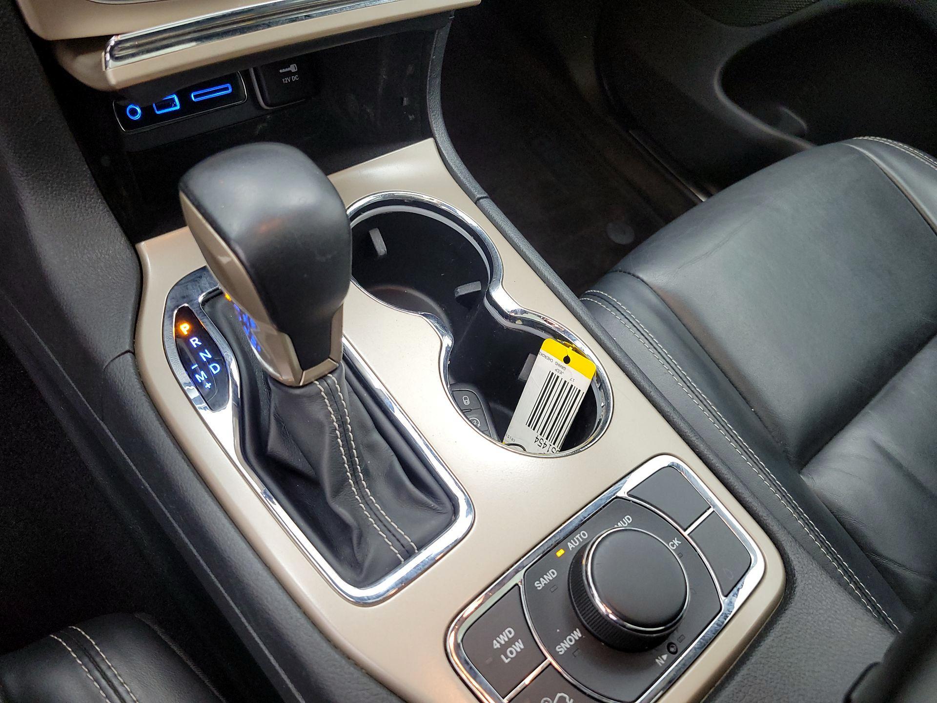 Thumbnail: 2017 Jeep Grand Cherokee - 17