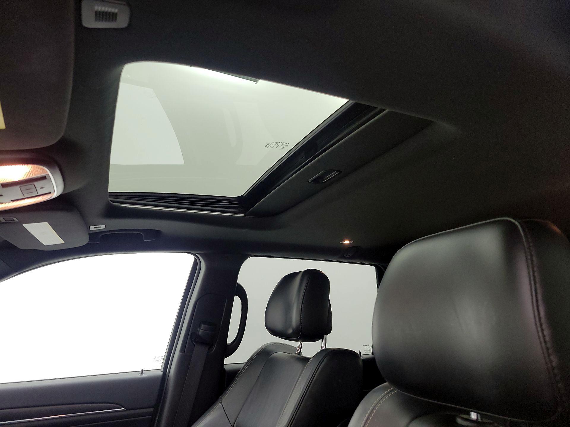 Thumbnail: 2017 Jeep Grand Cherokee - 19