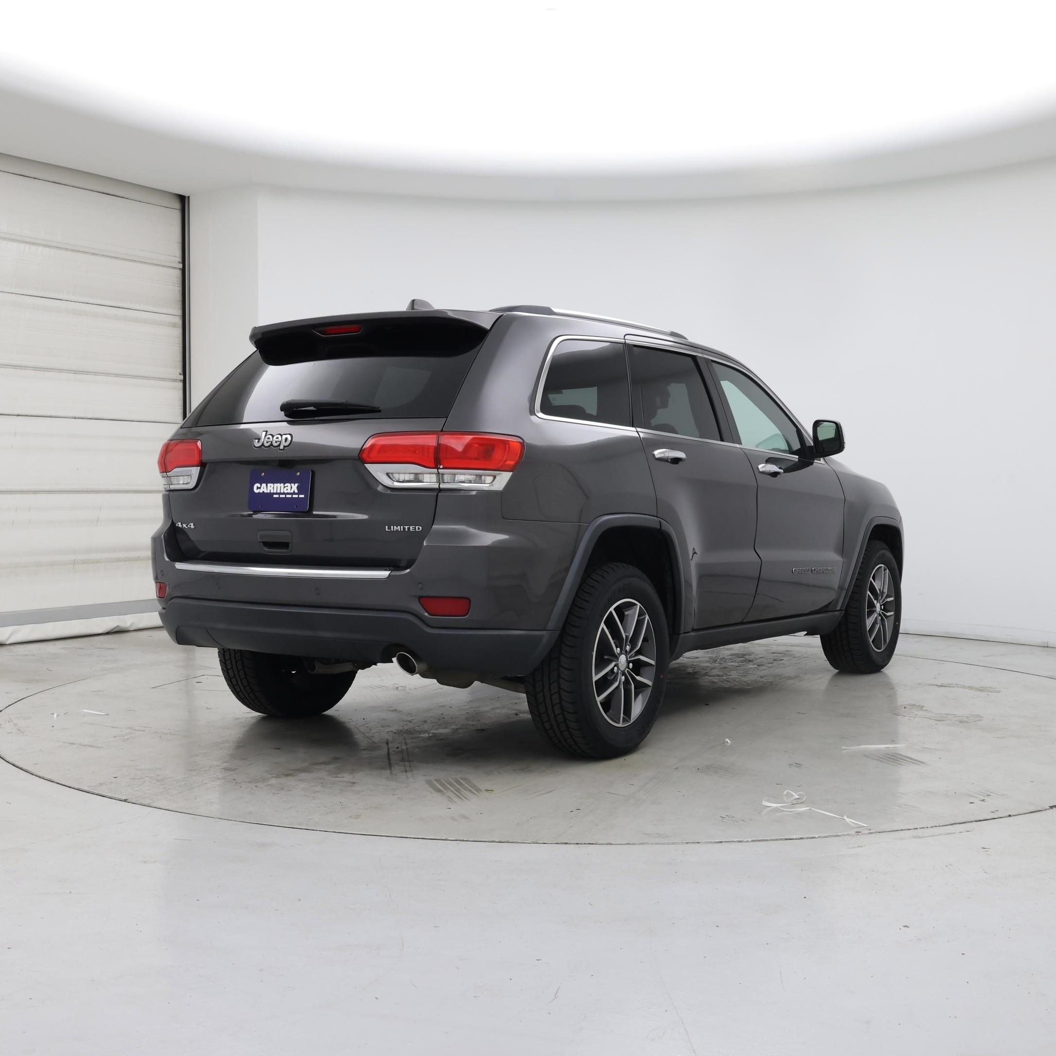 Thumbnail: 2017 Jeep Grand Cherokee - 8