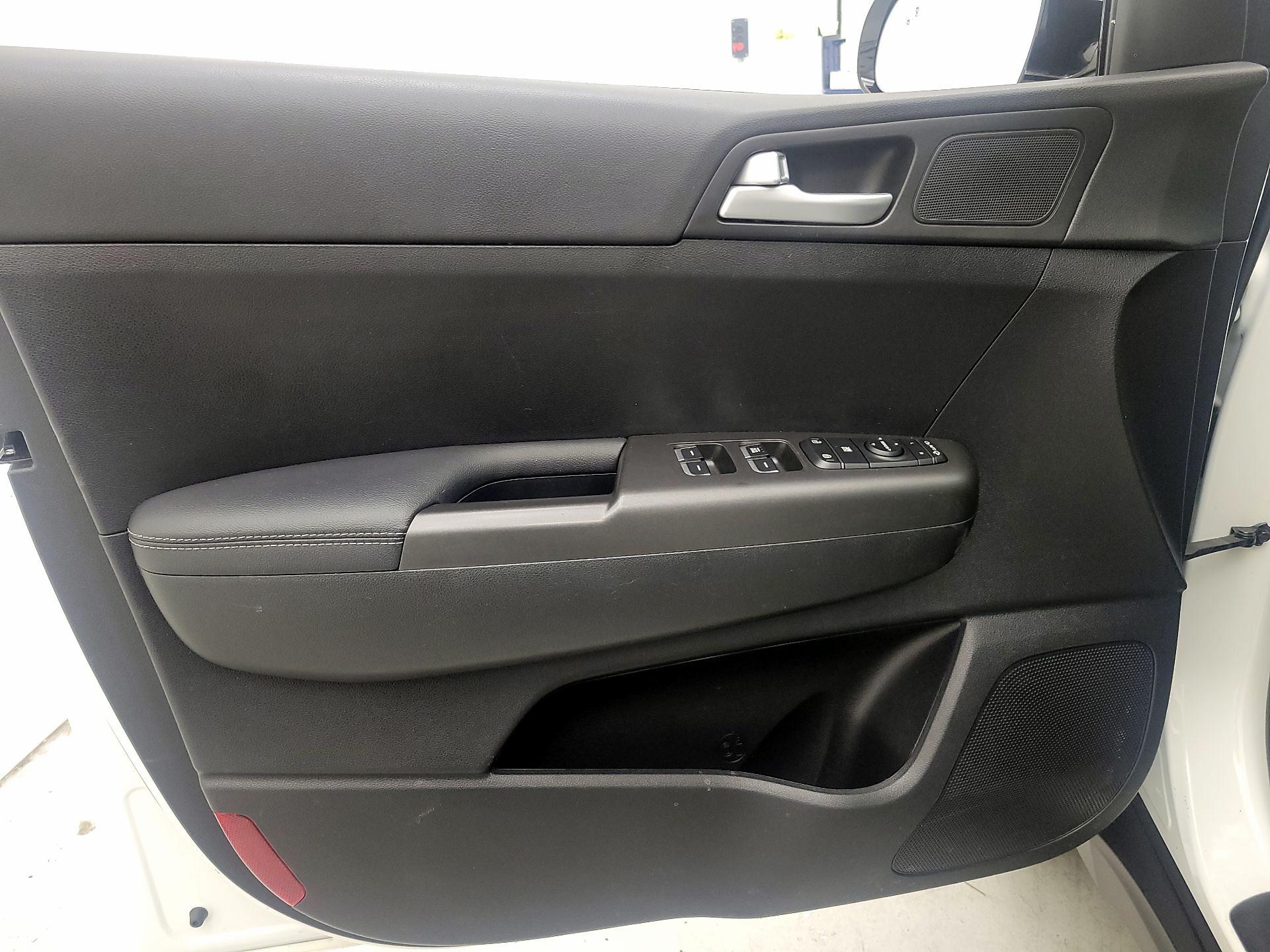 Thumbnail: 2021 Kia Sportage - 12