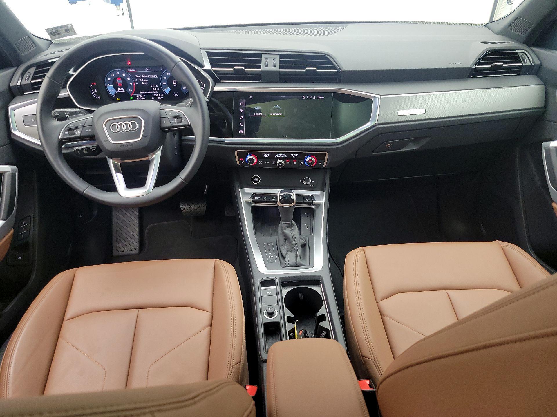 Thumbnail: 2024 Audi Q3 - 9