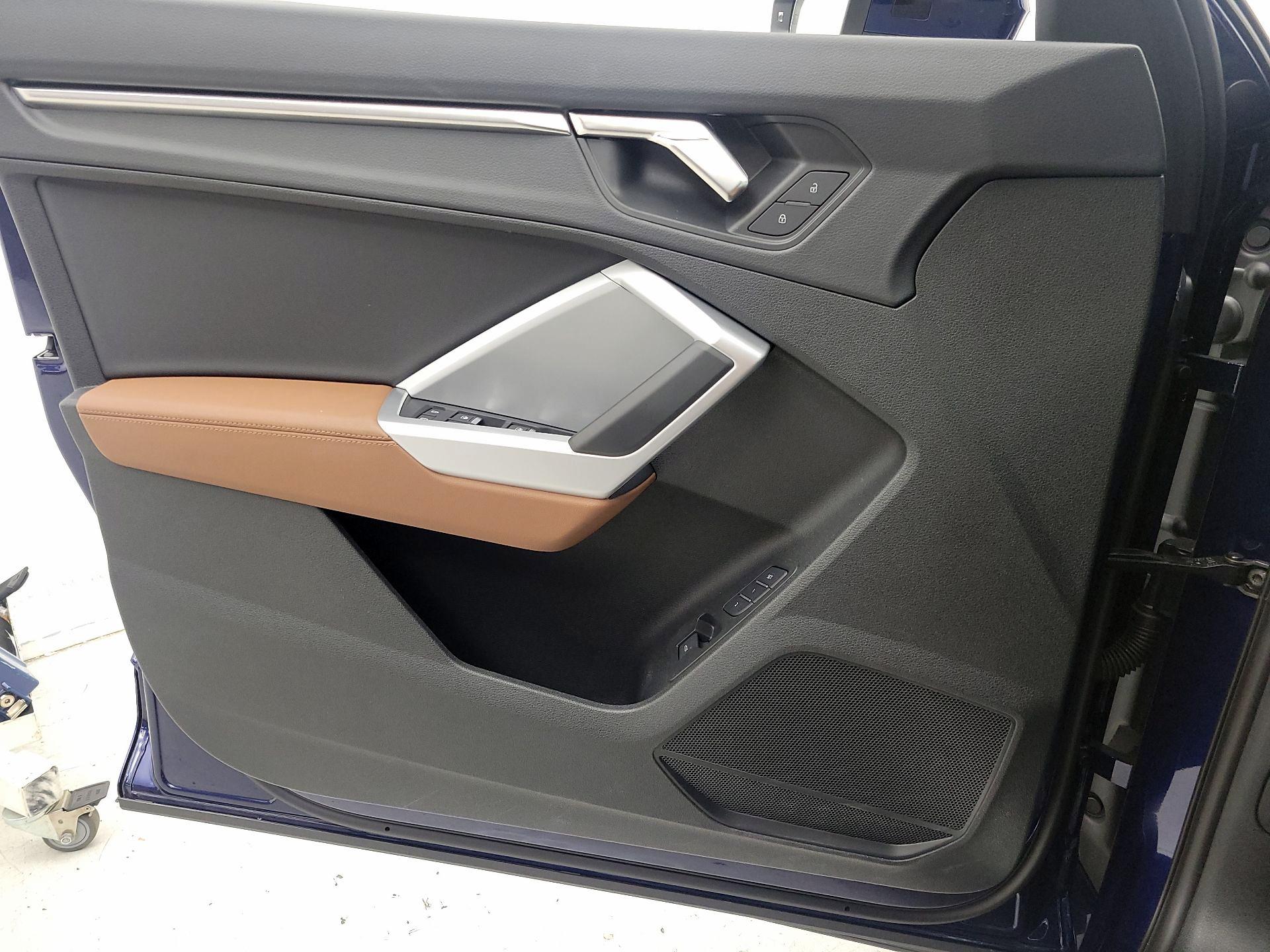 Thumbnail: 2024 Audi Q3 - 12