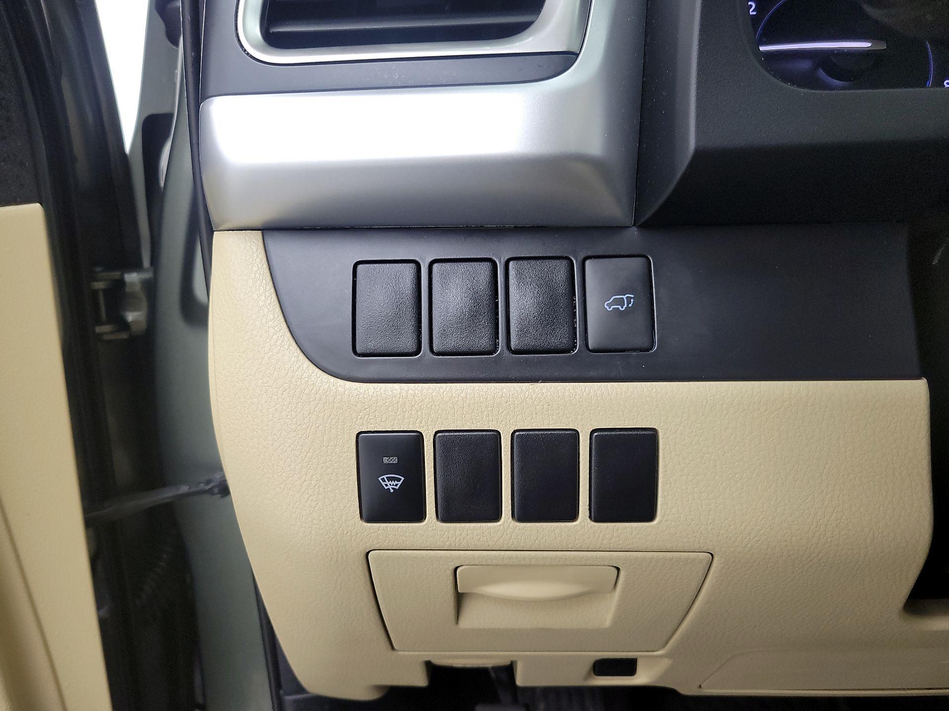 Thumbnail: 2016 Toyota Highlander - 13