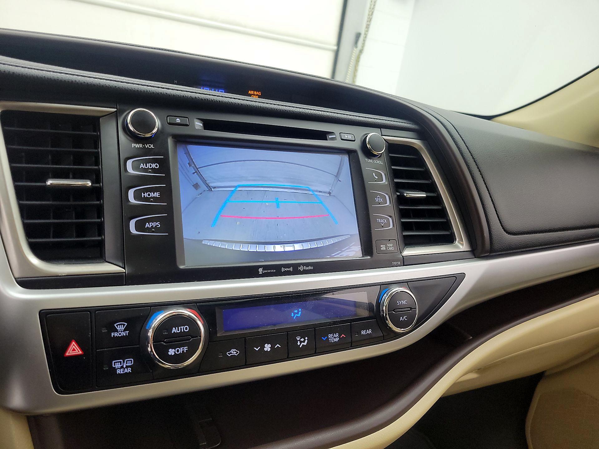 Thumbnail: 2016 Toyota Highlander - 15