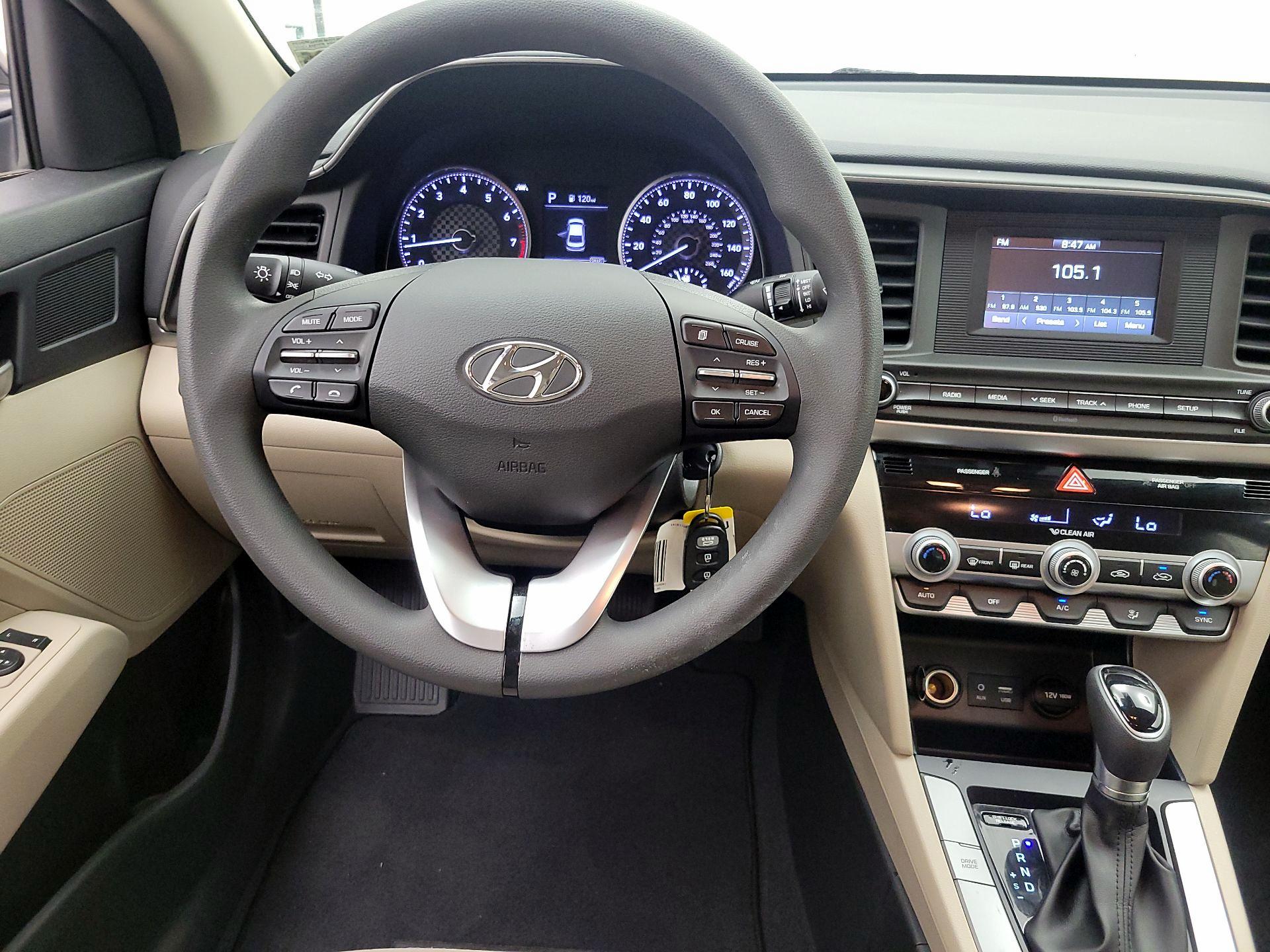 Thumbnail: 2020 Hyundai Elantra - 10