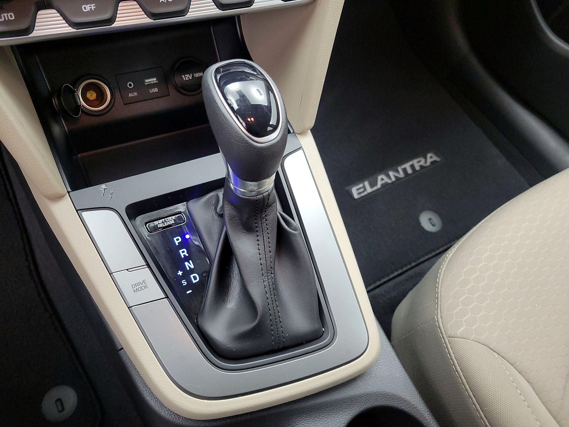 Thumbnail: 2020 Hyundai Elantra - 17