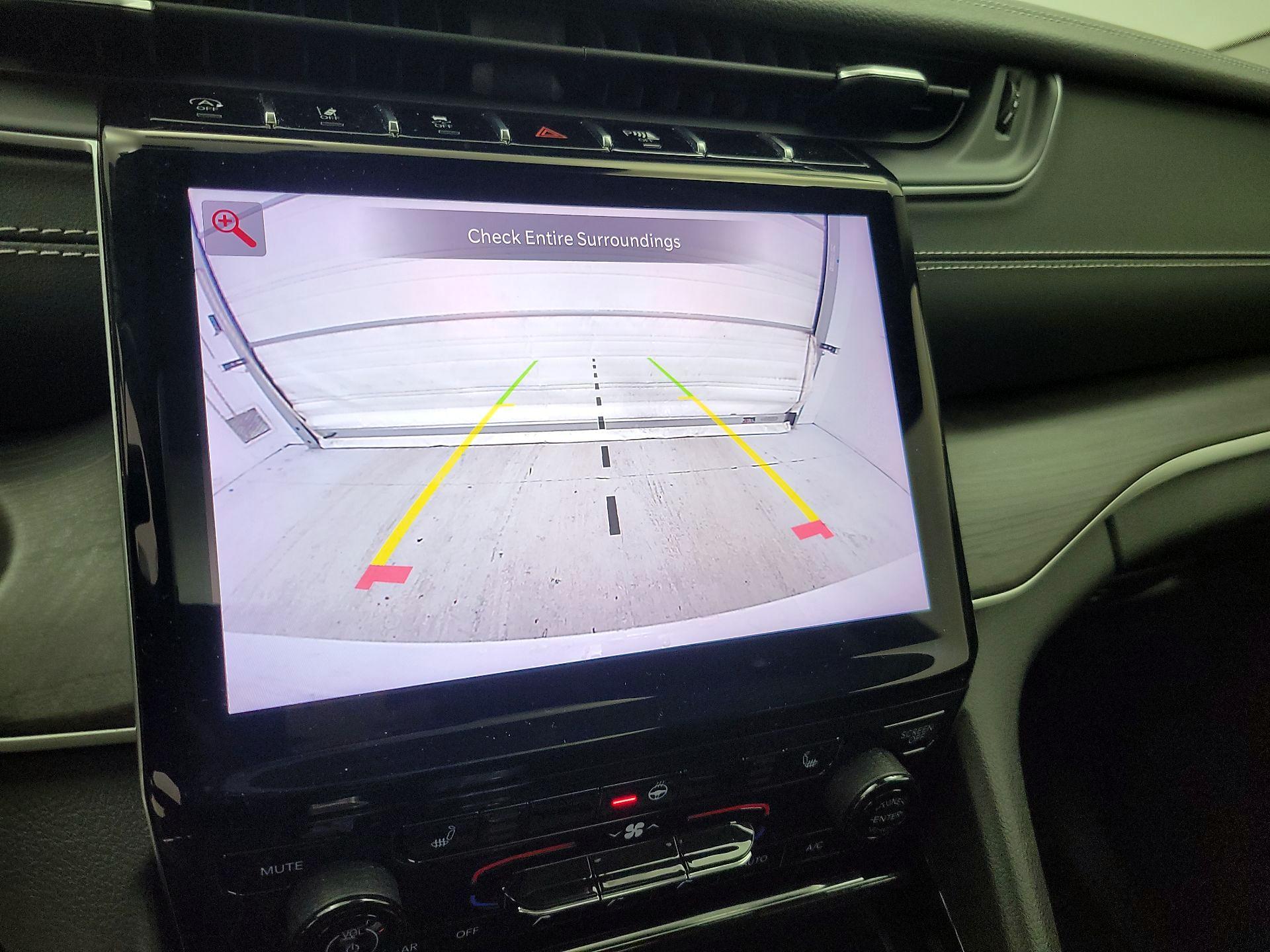 Thumbnail: 2022 Jeep Grand Cherokee - 14