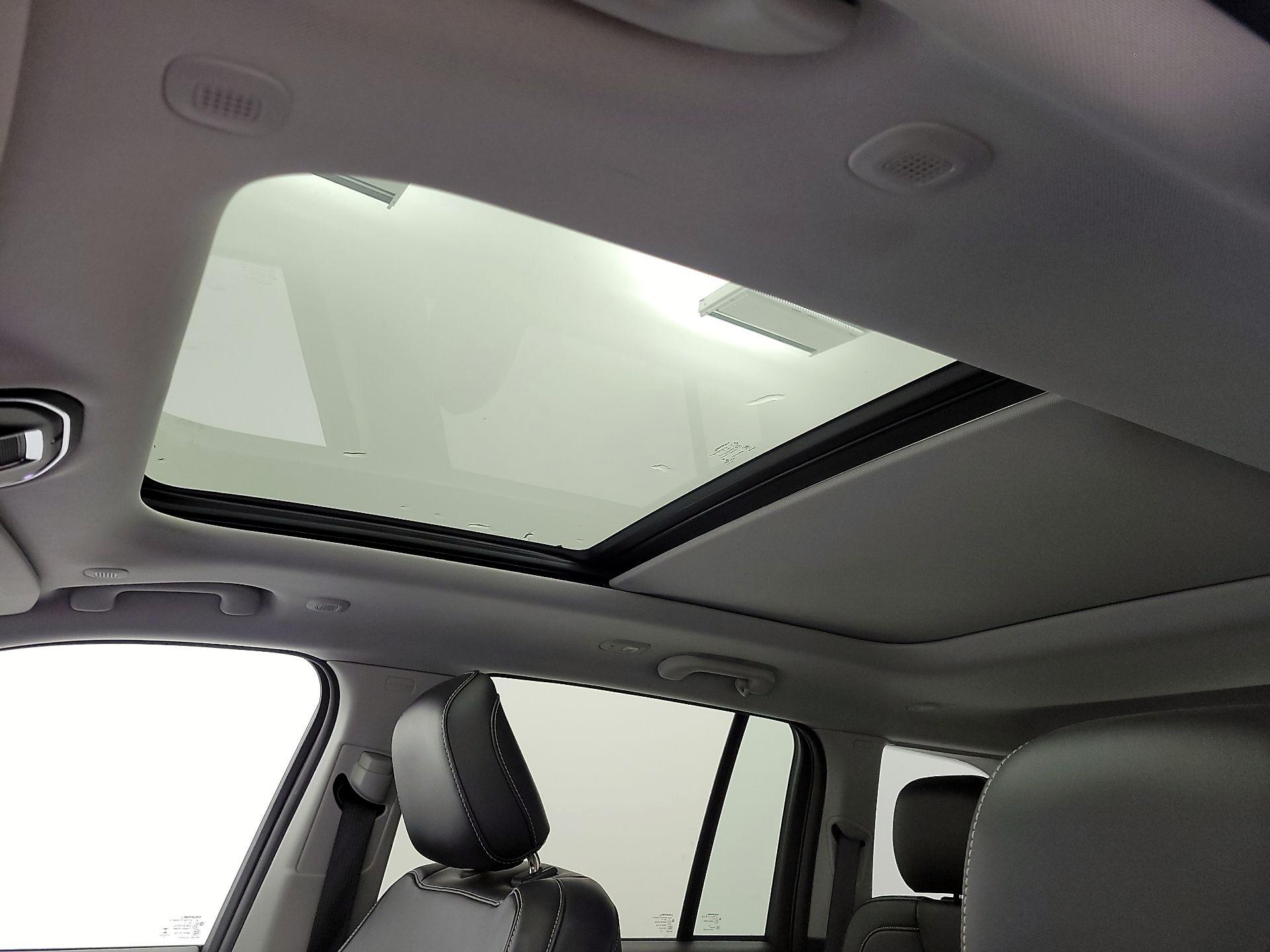 Thumbnail: 2022 Jeep Grand Cherokee - 19