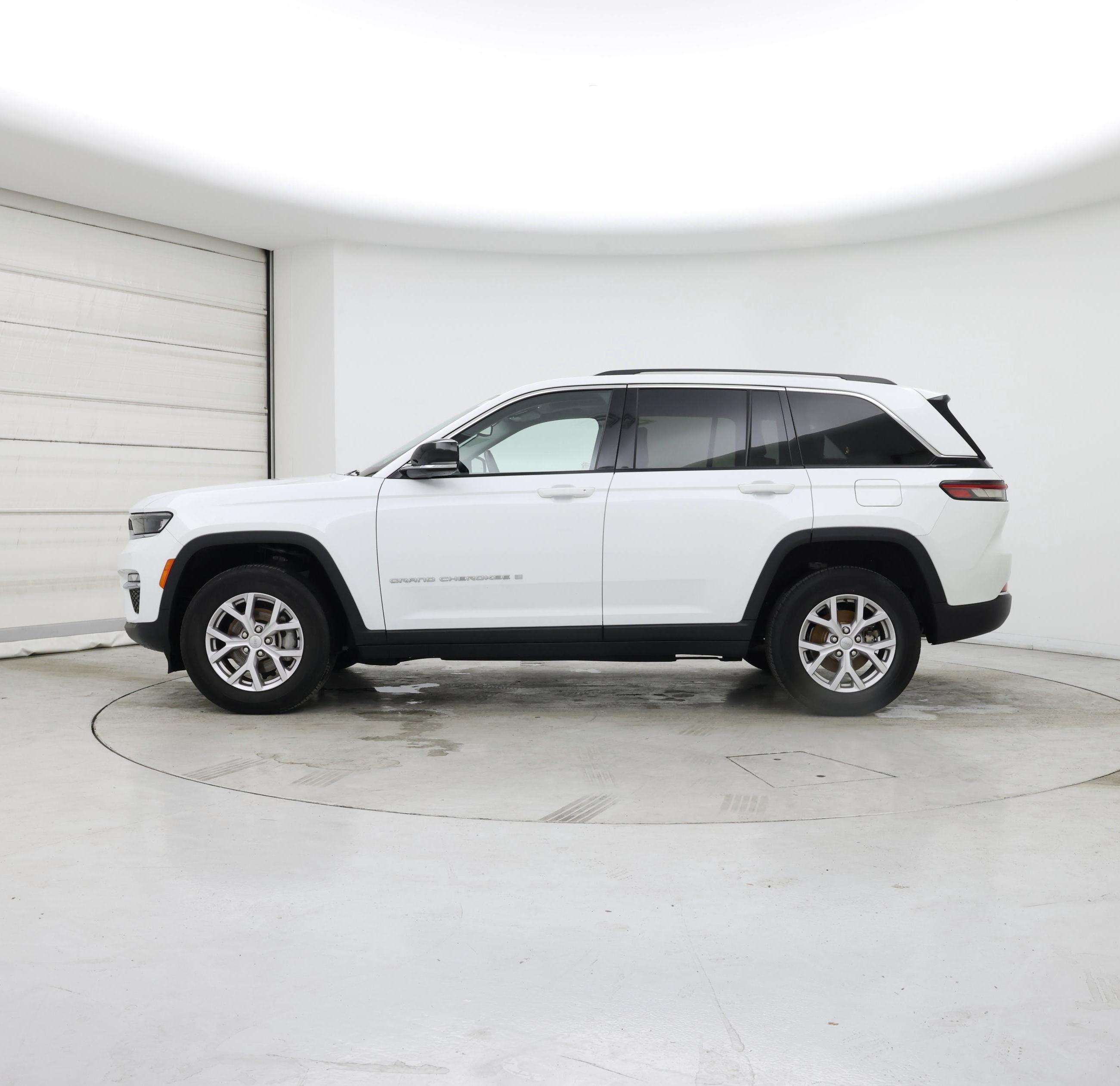 Thumbnail: 2022 Jeep Grand Cherokee - 3