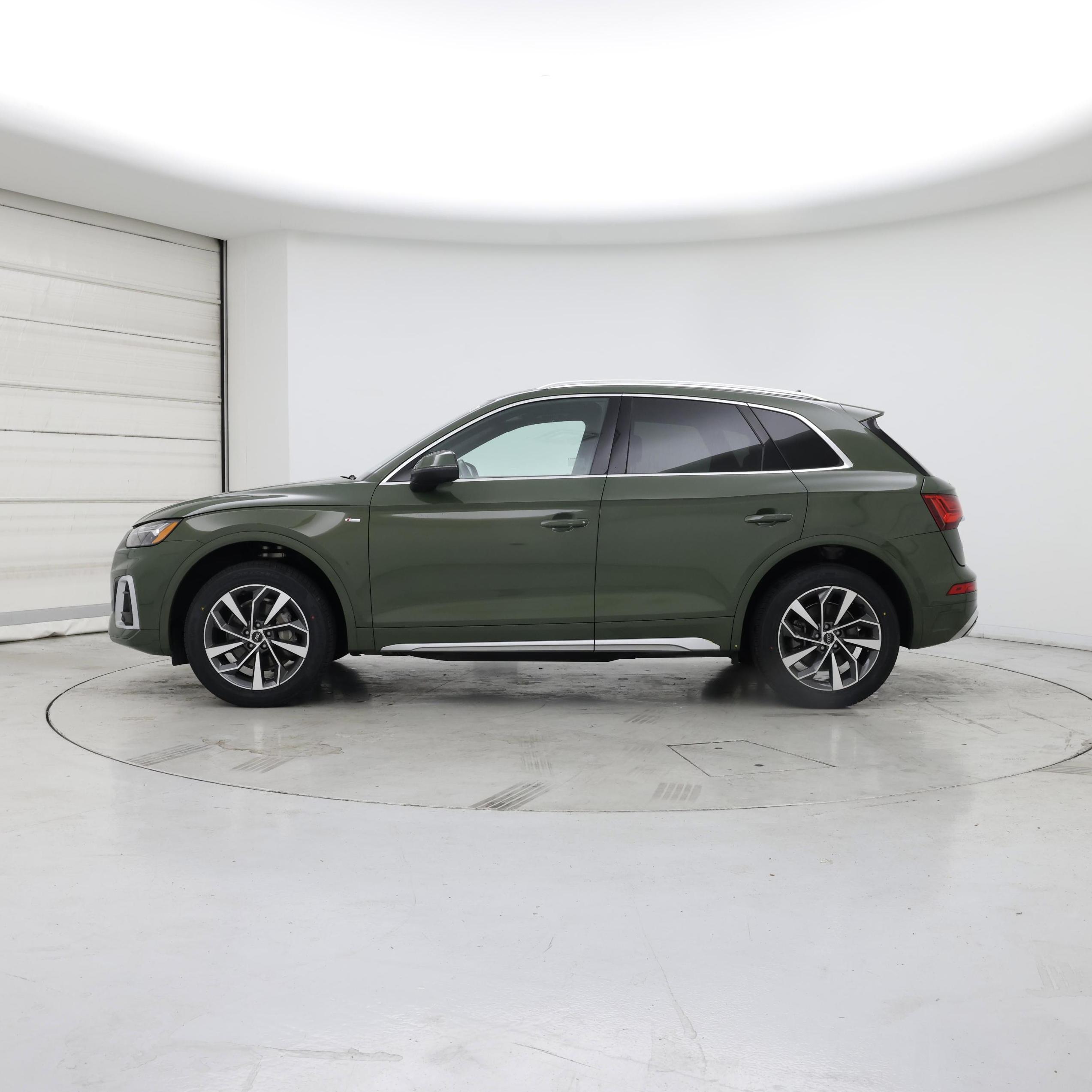 Thumbnail: 2023 Audi Q5 - 3