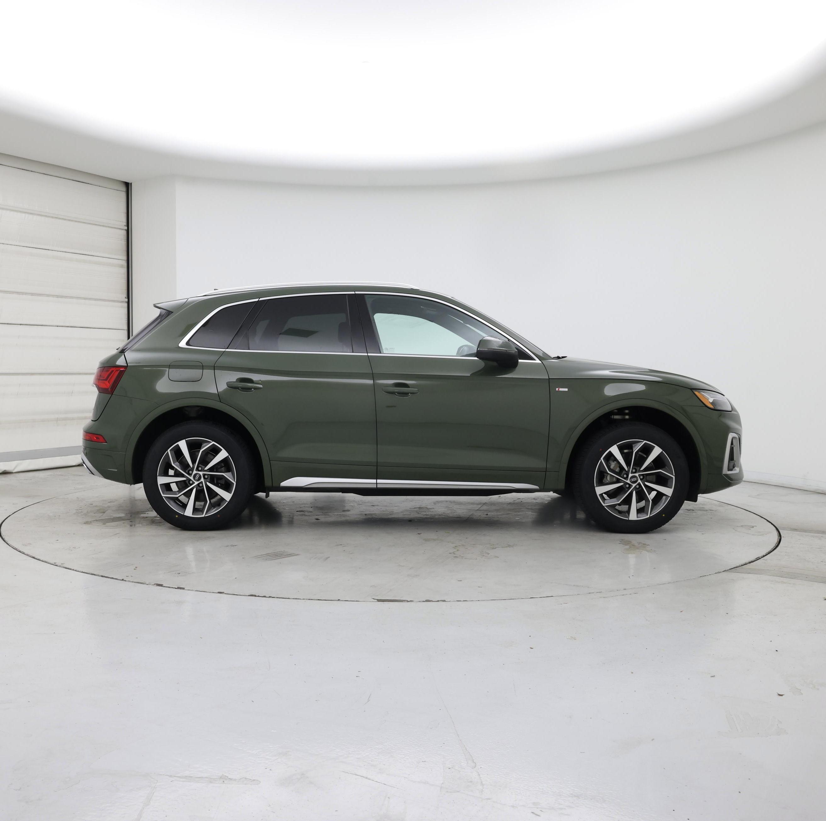 Thumbnail: 2023 Audi Q5 - 7