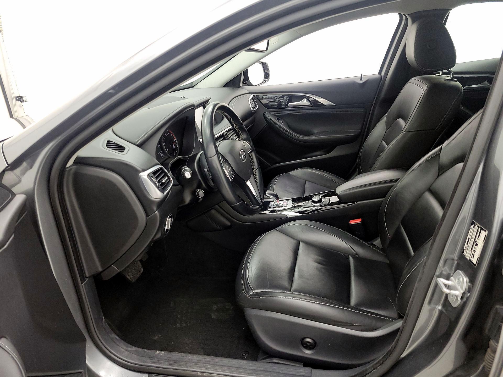 Thumbnail: 2018 INFINITI QX30 - 11