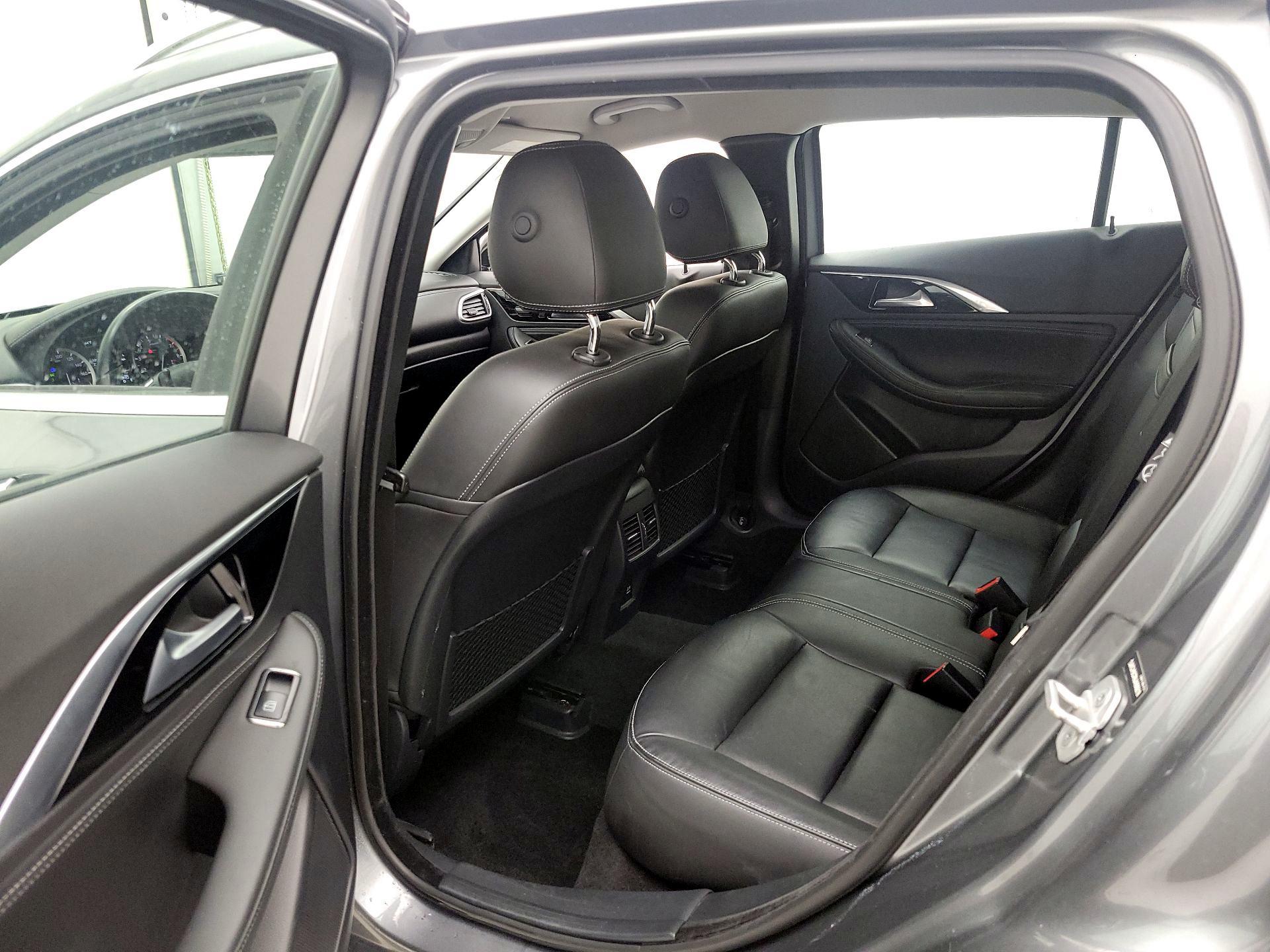 Thumbnail: 2018 INFINITI QX30 - 19