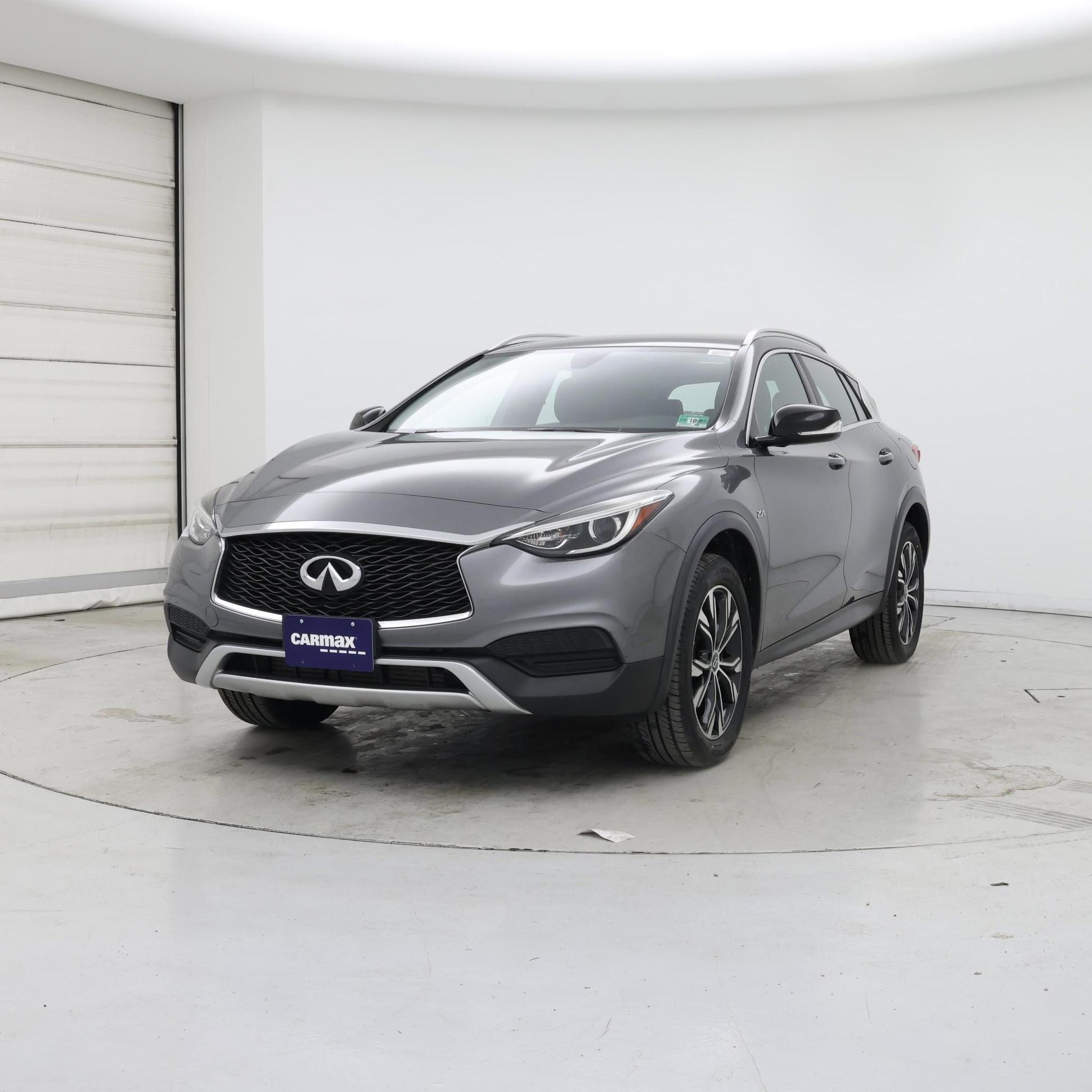 Thumbnail: 2018 INFINITI QX30 - 4