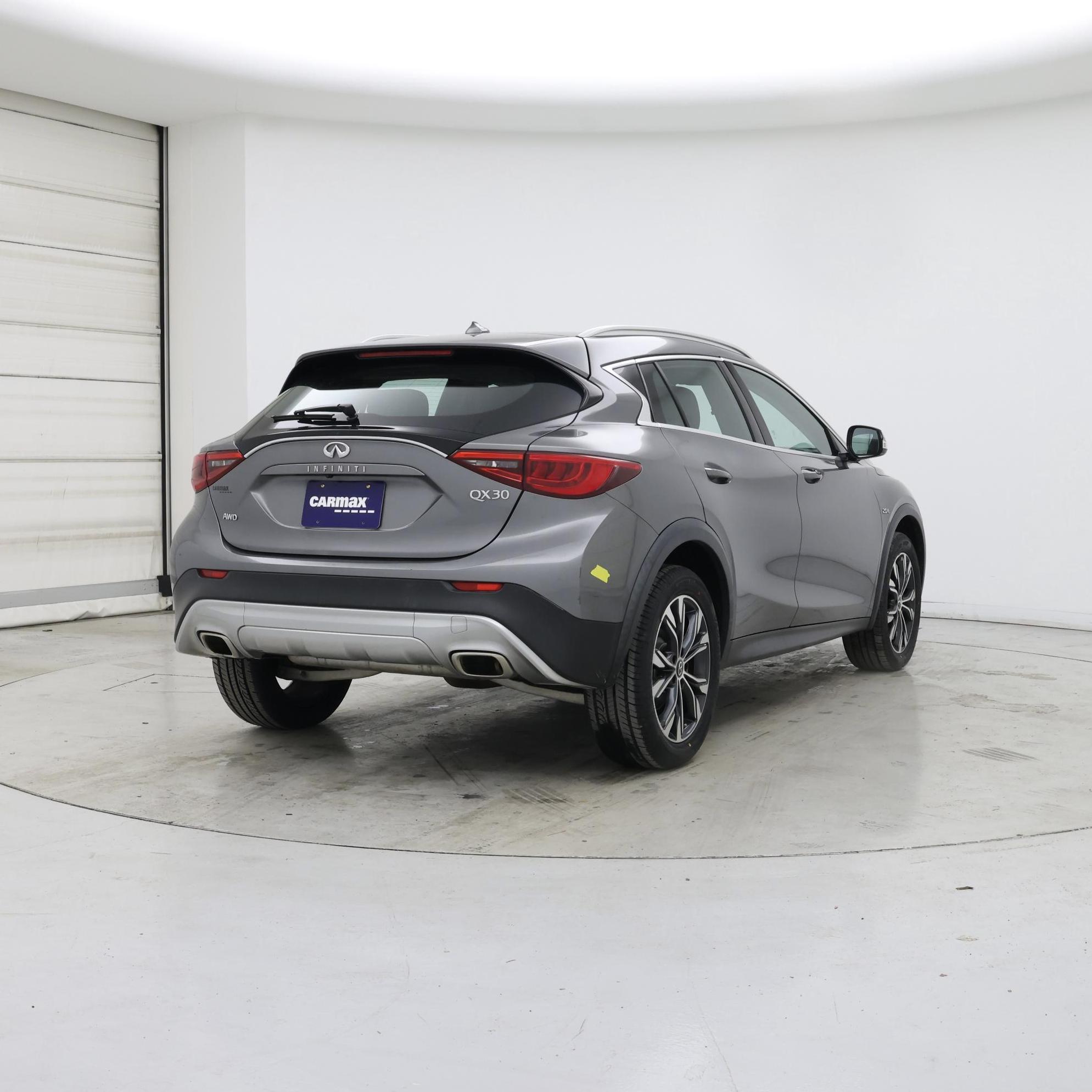 Thumbnail: 2018 INFINITI QX30 - 8