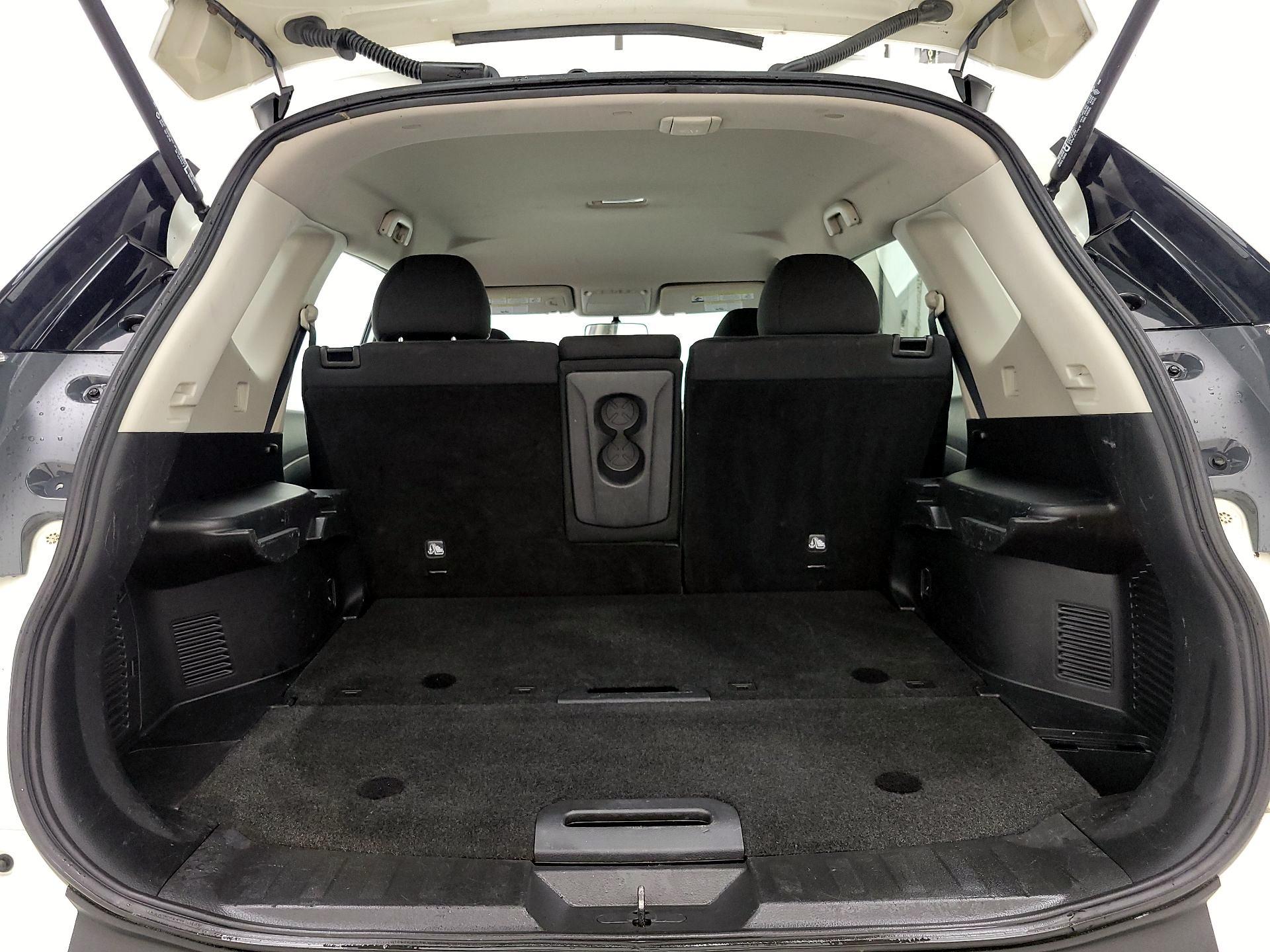 Thumbnail: 2016 Nissan Rogue - 20