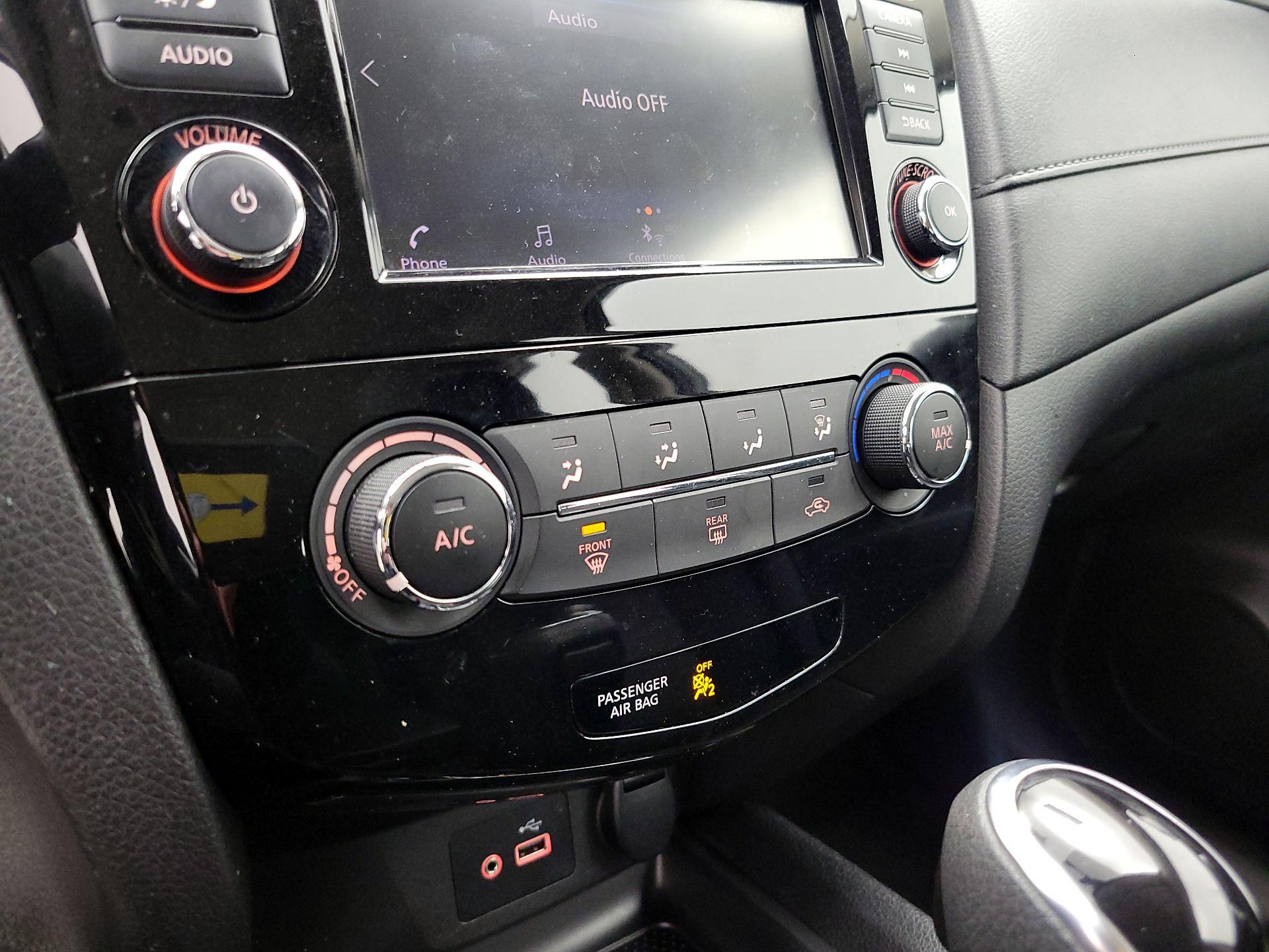 Thumbnail: 2018 Nissan Rogue - 16