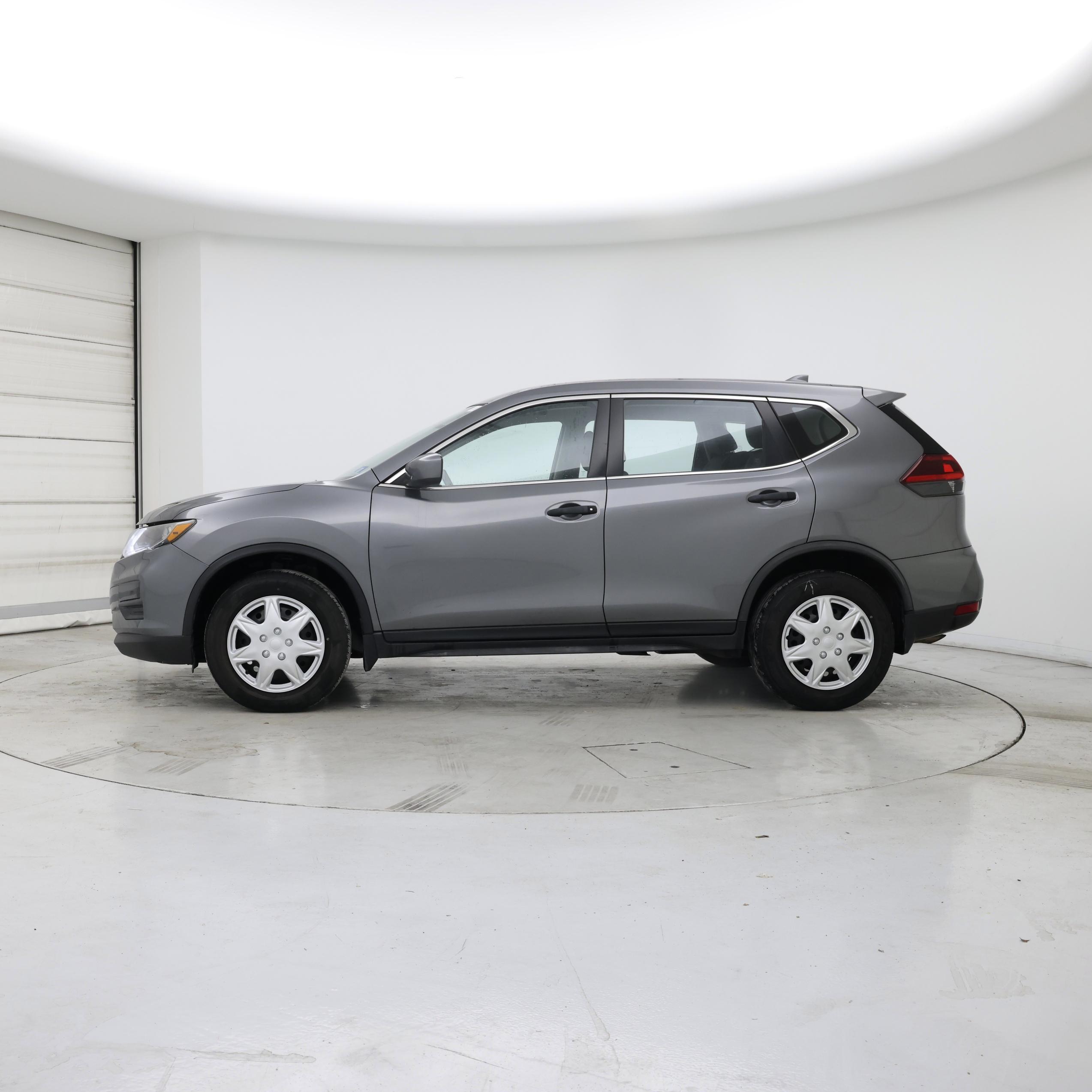 Thumbnail: 2018 Nissan Rogue - 3