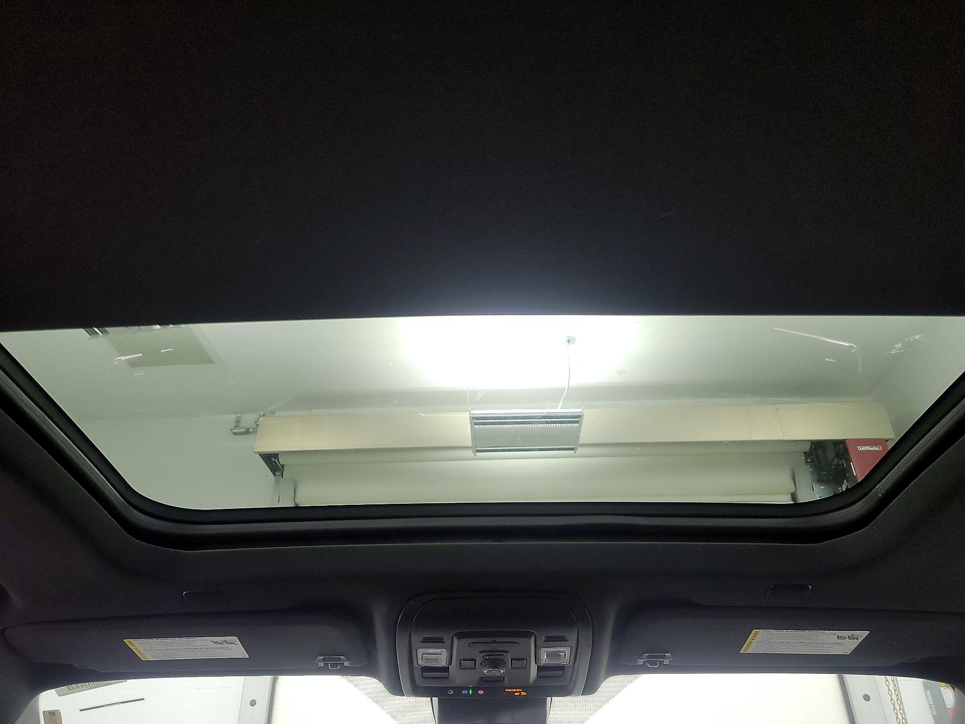 Thumbnail: 2023 GMC Yukon XL - 19