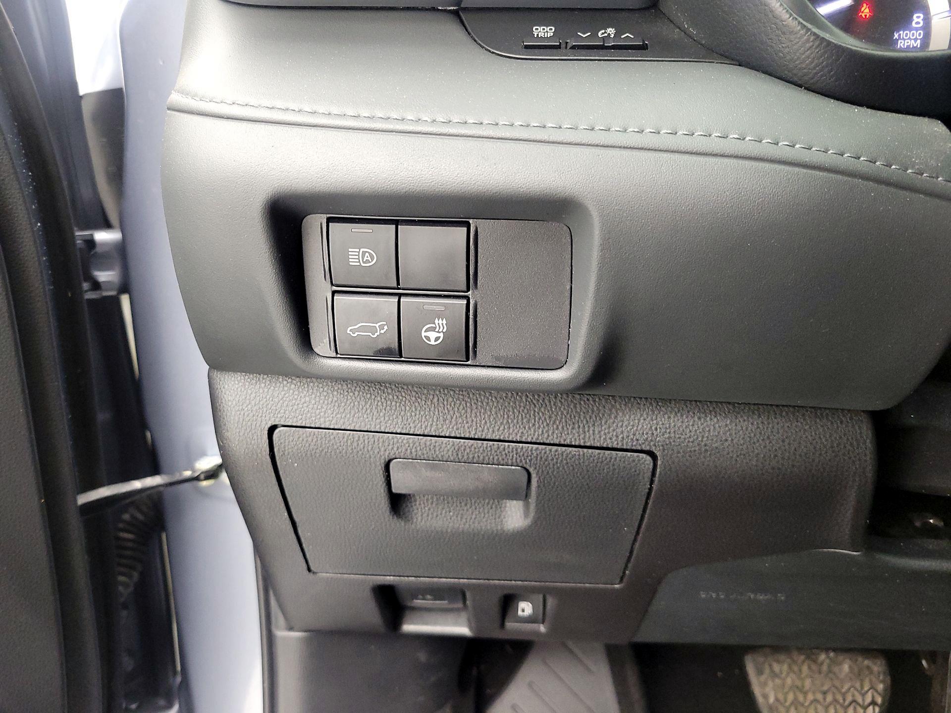 Thumbnail: 2022 Toyota Highlander - 13