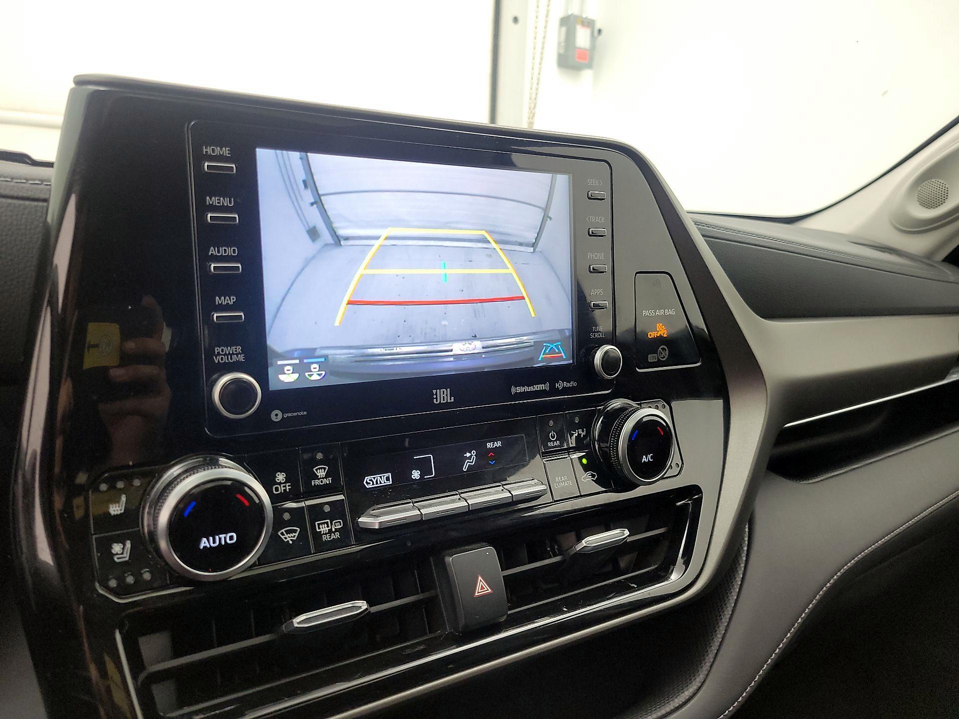 Thumbnail: 2022 Toyota Highlander - 14