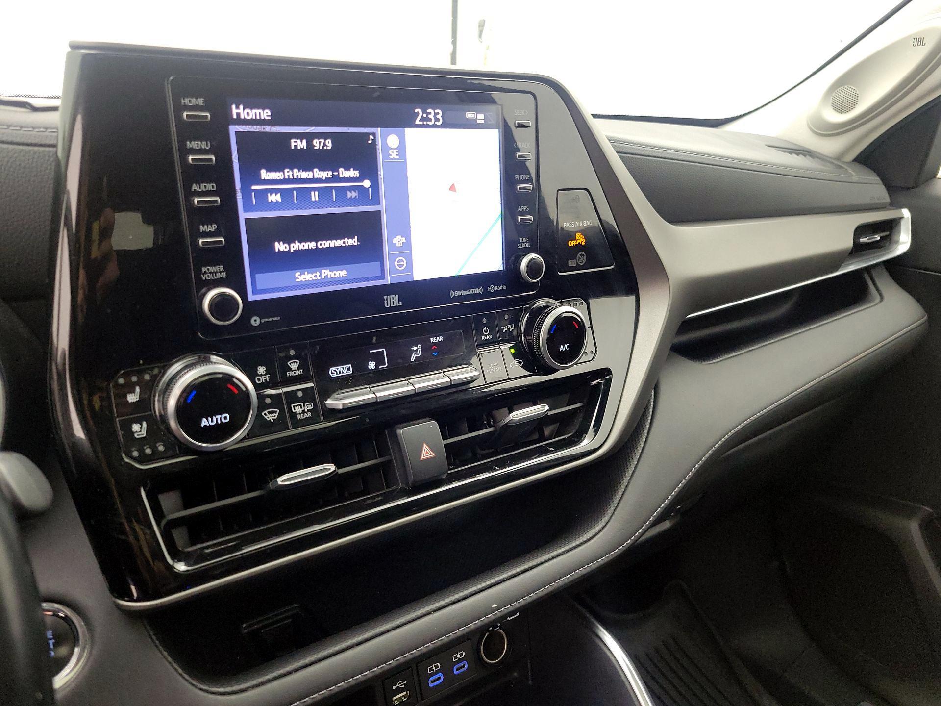 Thumbnail: 2022 Toyota Highlander - 16