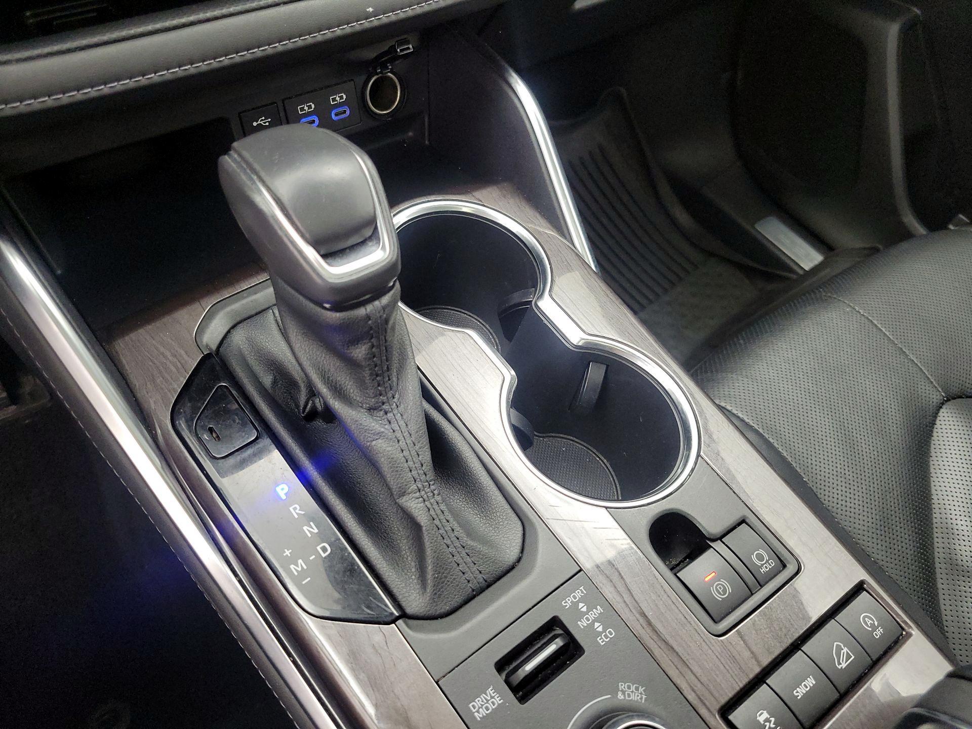 Thumbnail: 2022 Toyota Highlander - 17