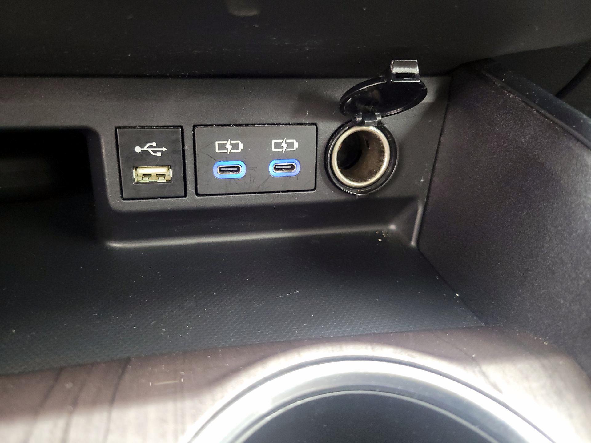 Thumbnail: 2022 Toyota Highlander - 18