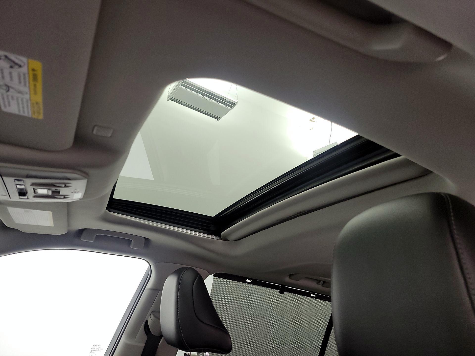 Thumbnail: 2022 Toyota Highlander - 19