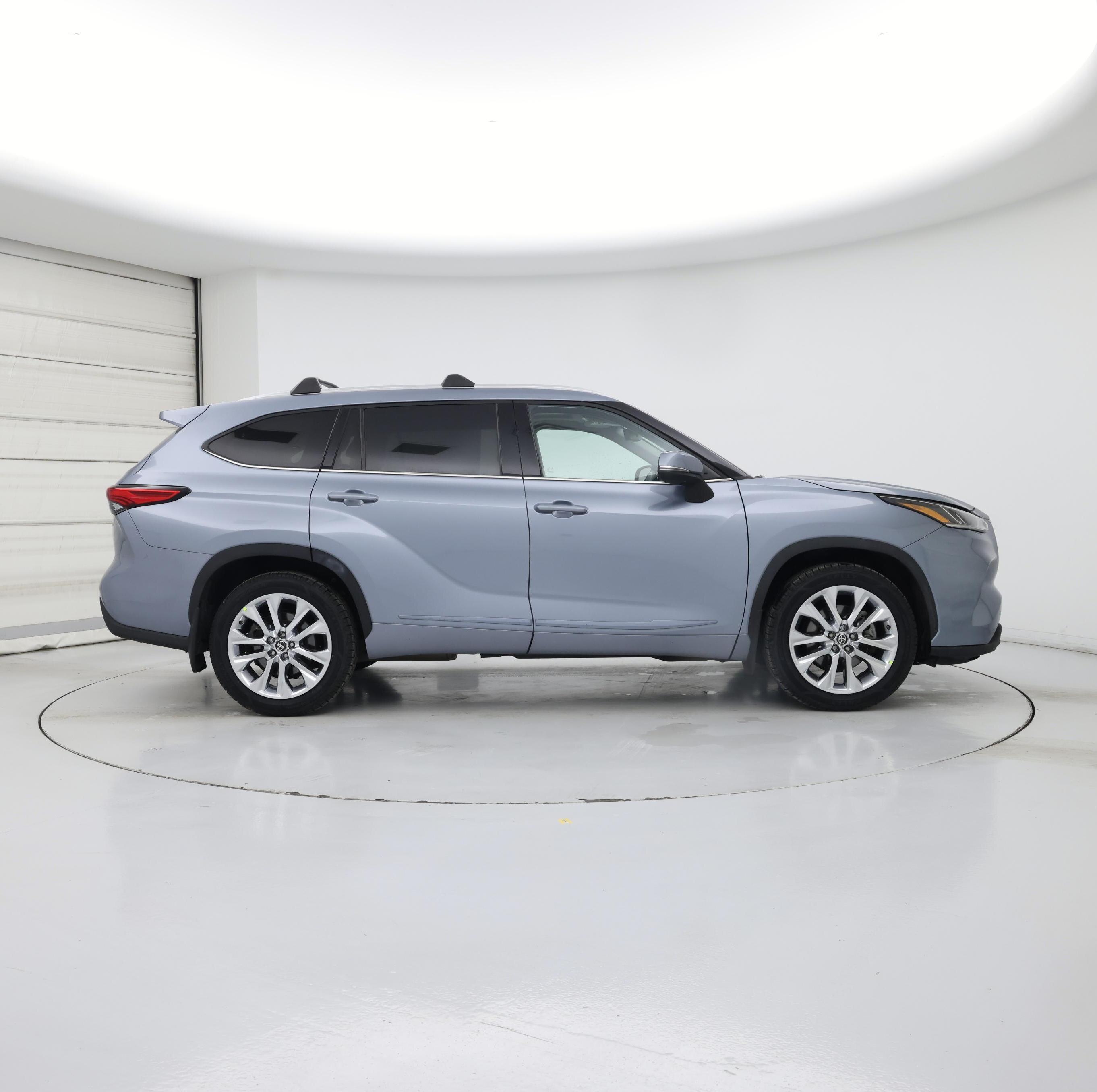 Thumbnail: 2022 Toyota Highlander - 7