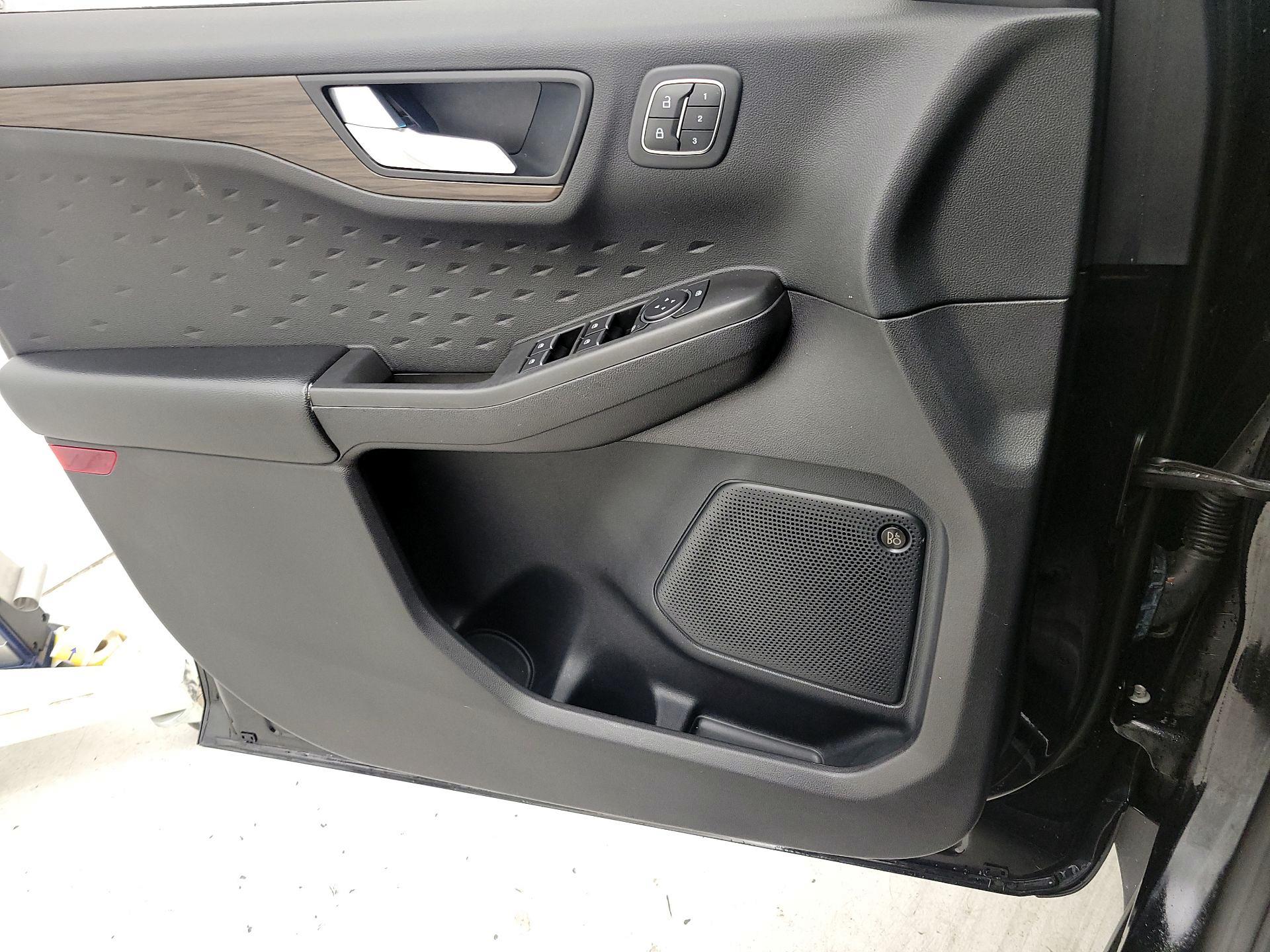 Thumbnail: 2020 Ford Escape - 12