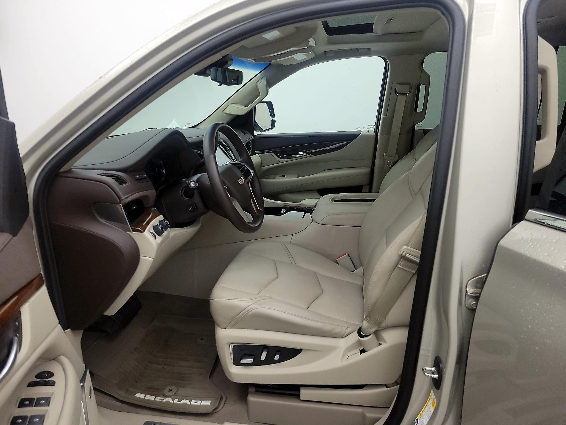 Thumbnail: 2017 Cadillac Escalade - 11