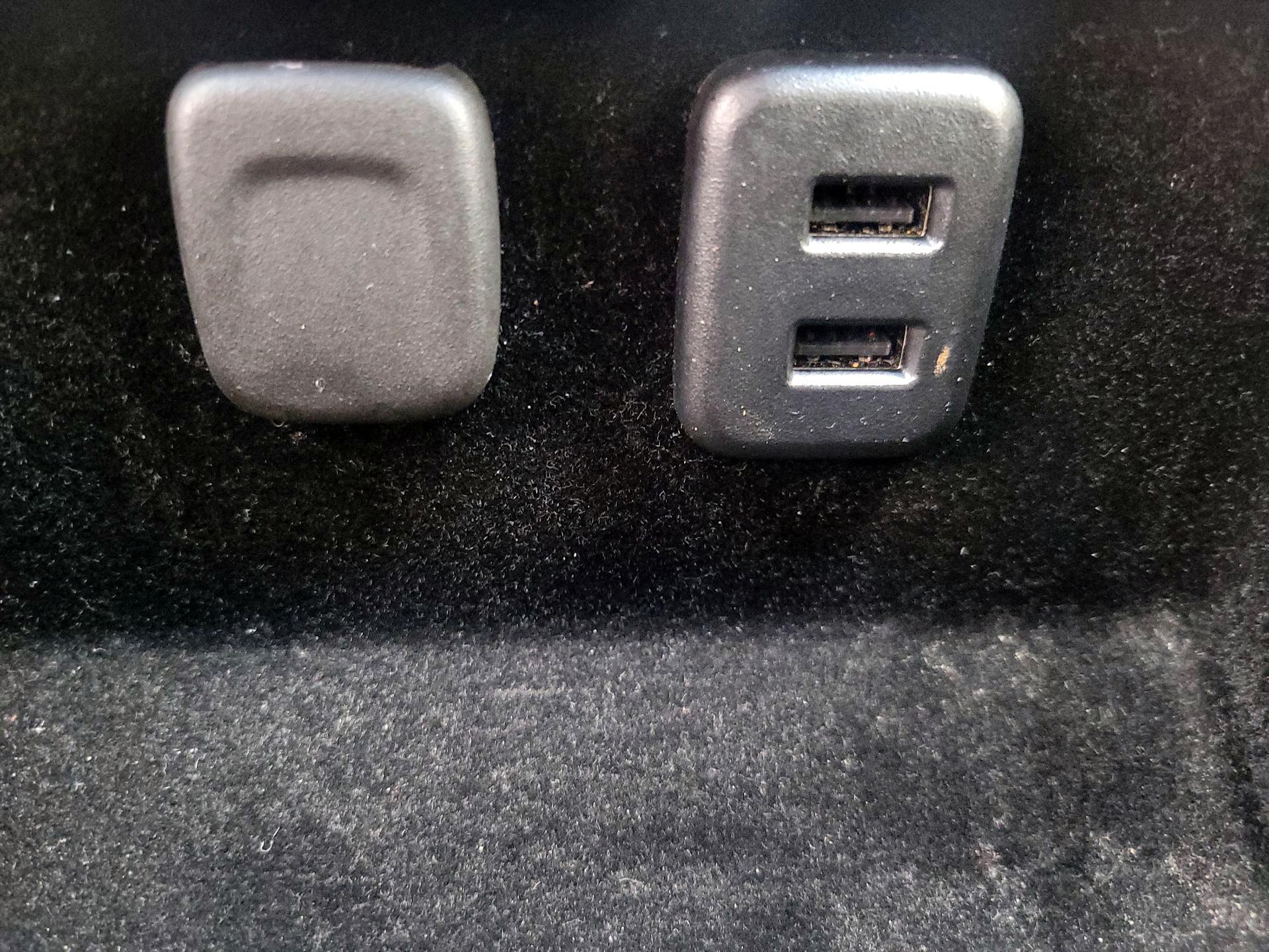 Thumbnail: 2017 Cadillac Escalade - 18