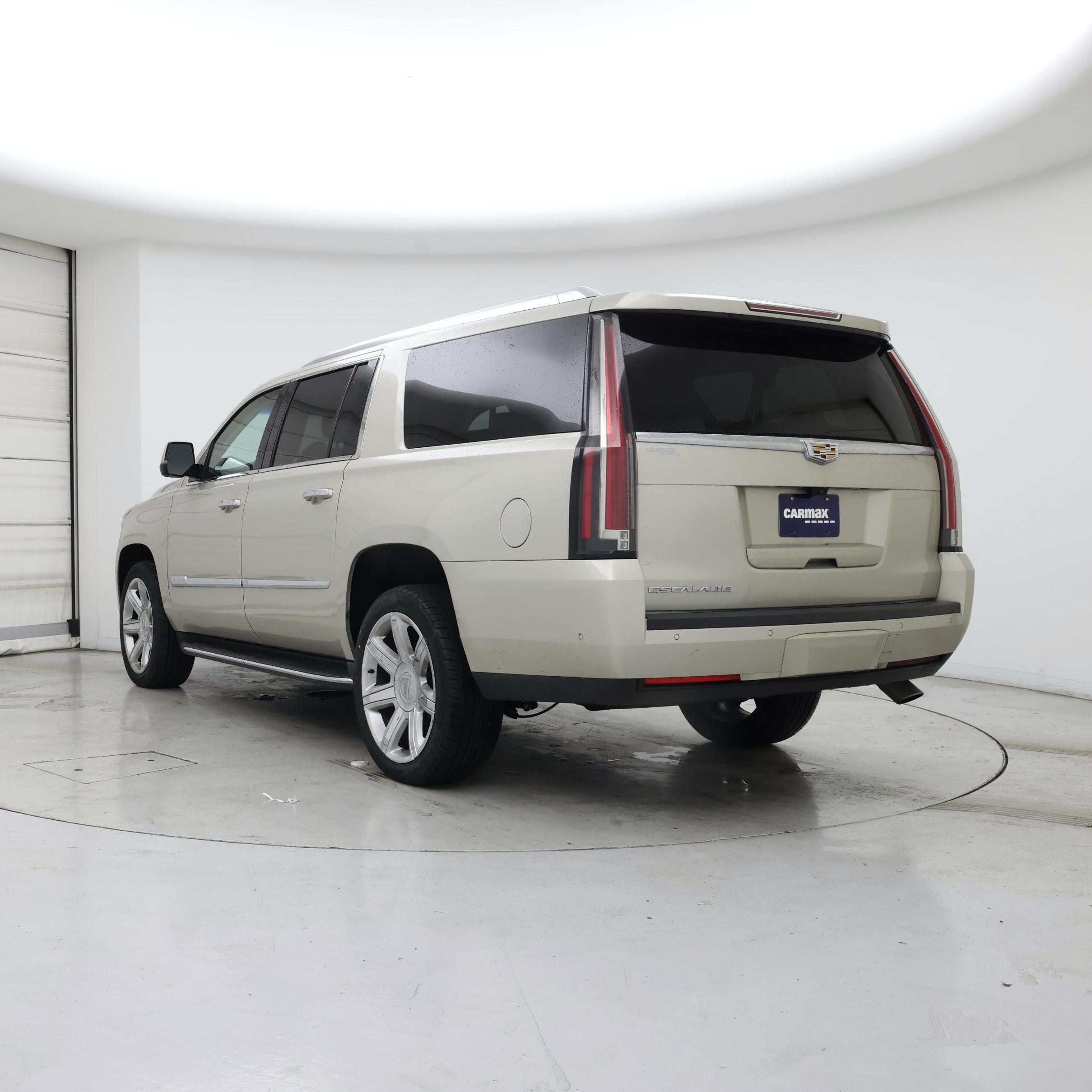 Thumbnail: 2017 Cadillac Escalade - 2