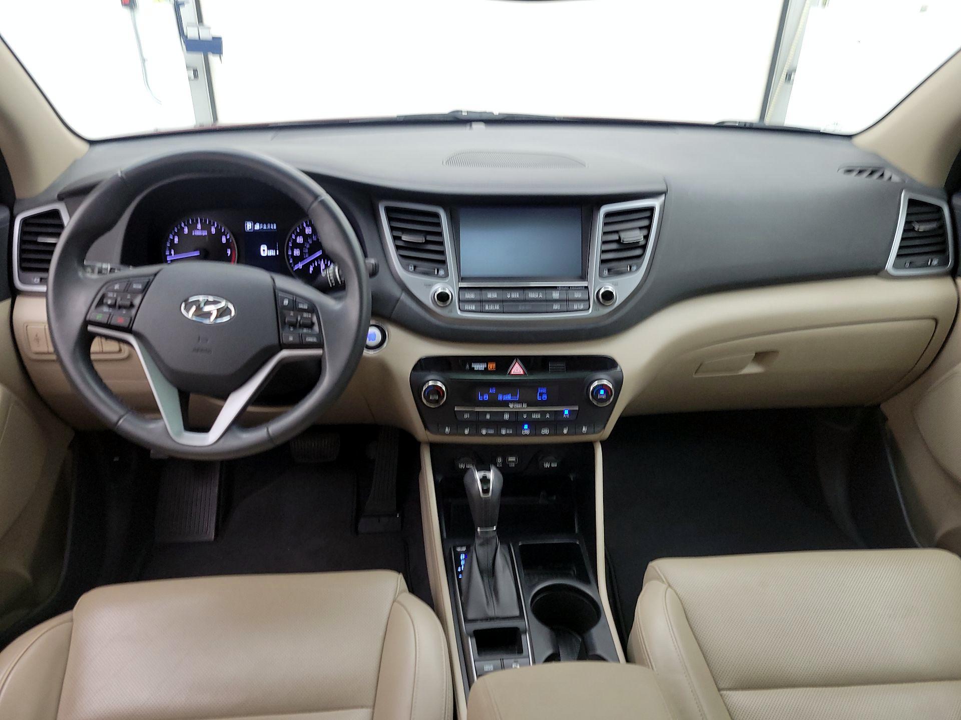 Thumbnail: 2016 Hyundai Tucson - 9