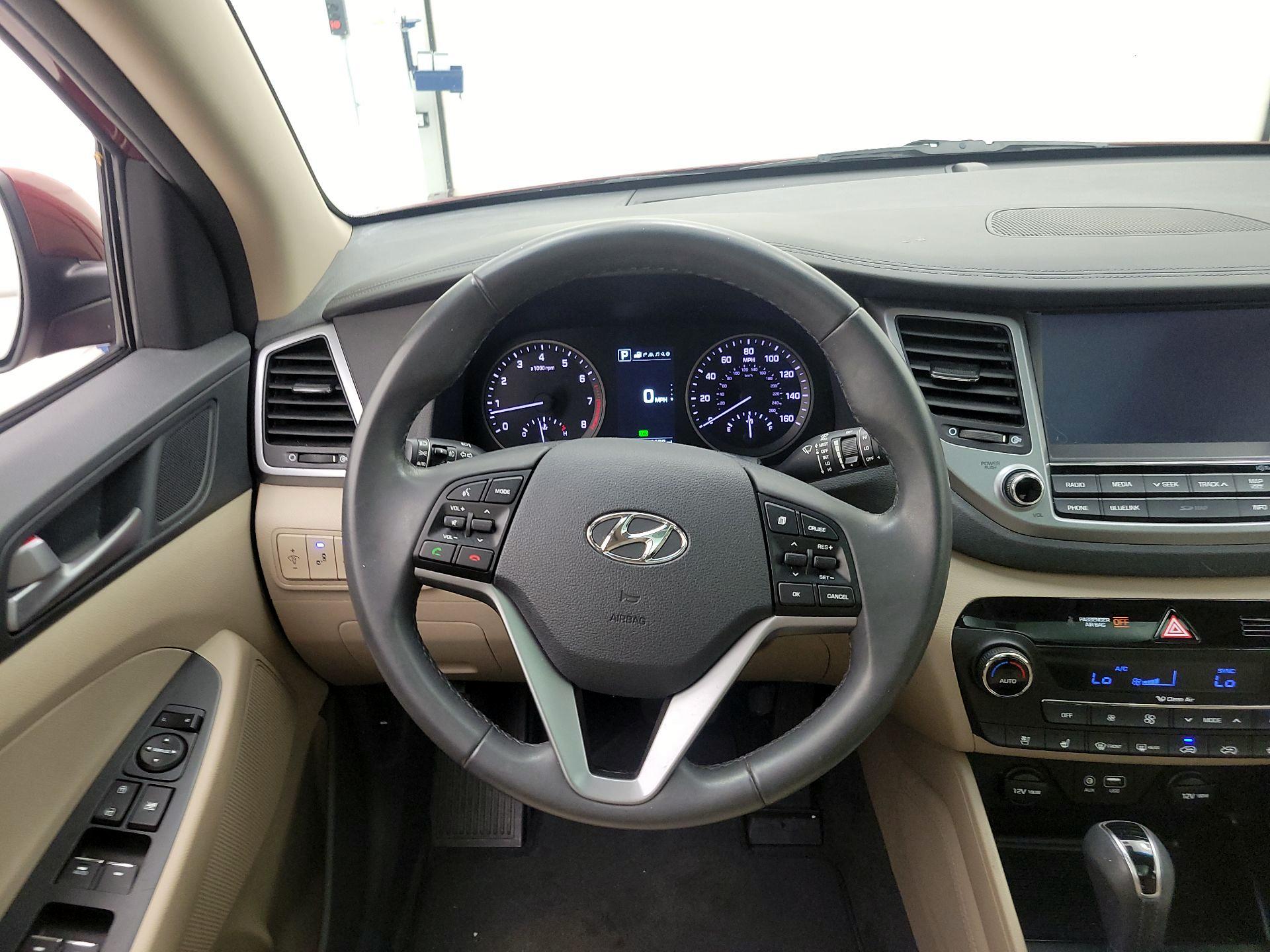 Thumbnail: 2016 Hyundai Tucson - 10