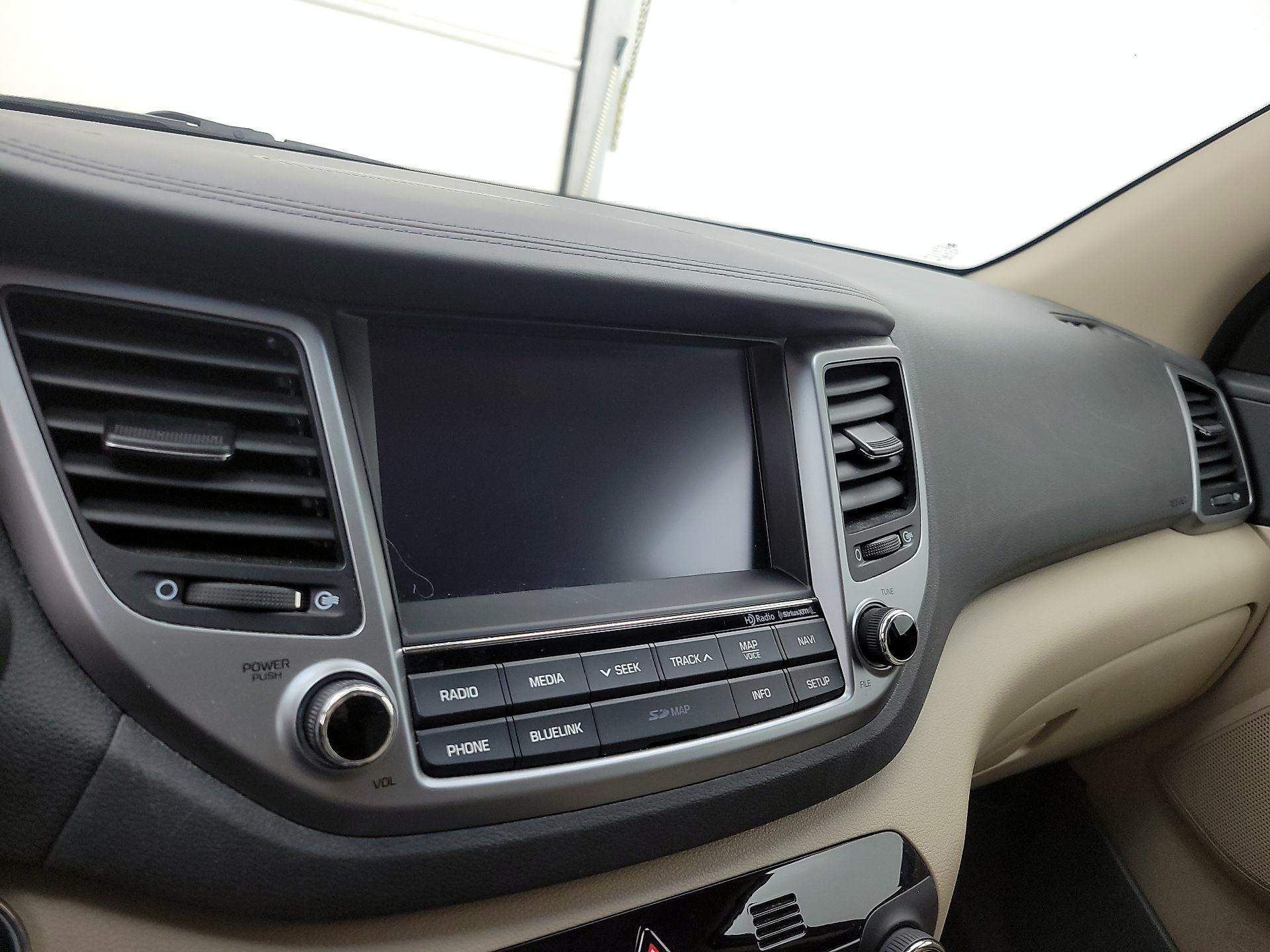 Thumbnail: 2016 Hyundai Tucson - 15