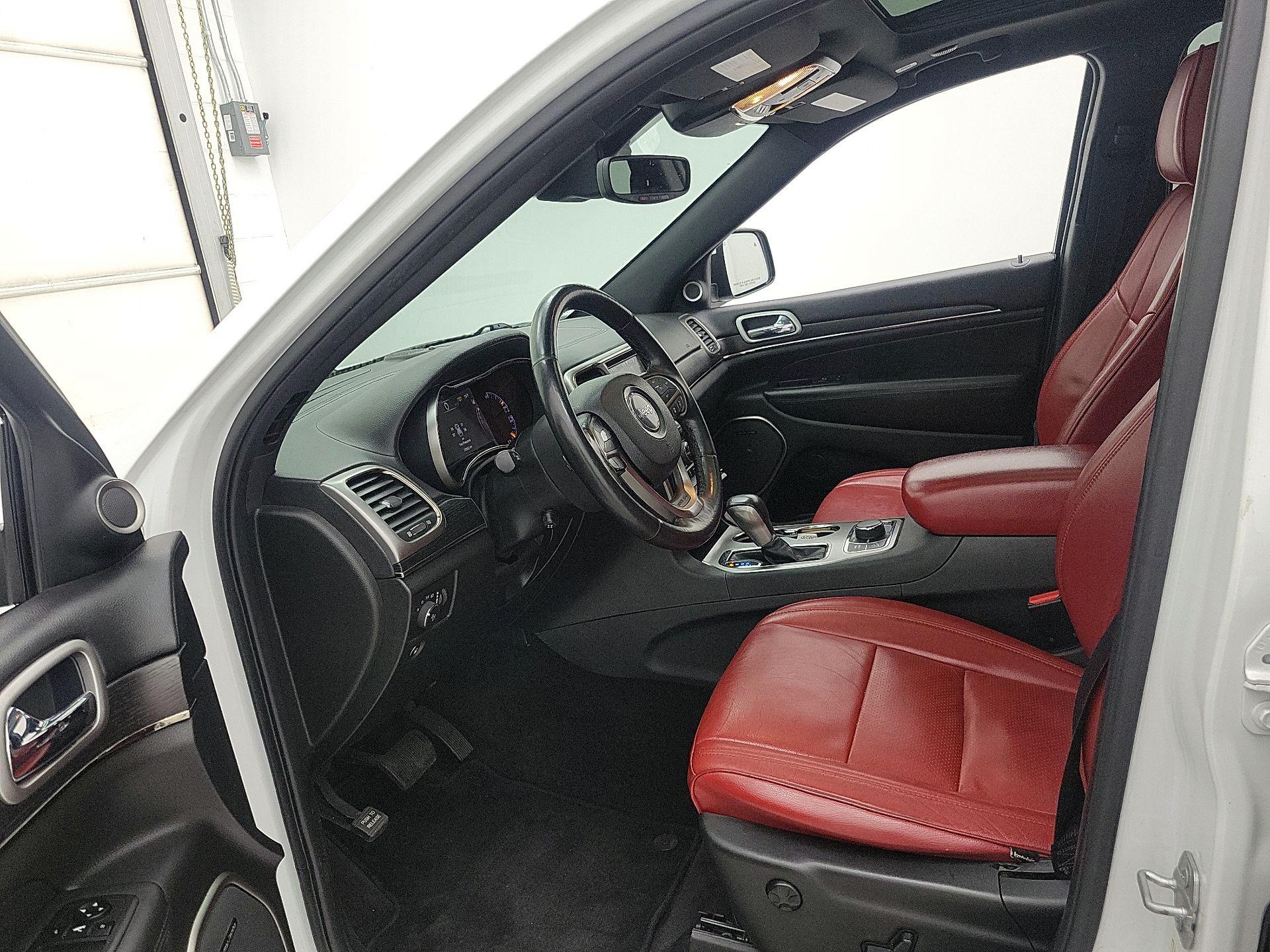 Thumbnail: 2018 Jeep Grand Cherokee - 11