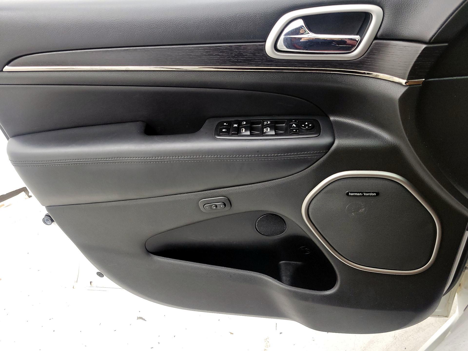 Thumbnail: 2018 Jeep Grand Cherokee - 12