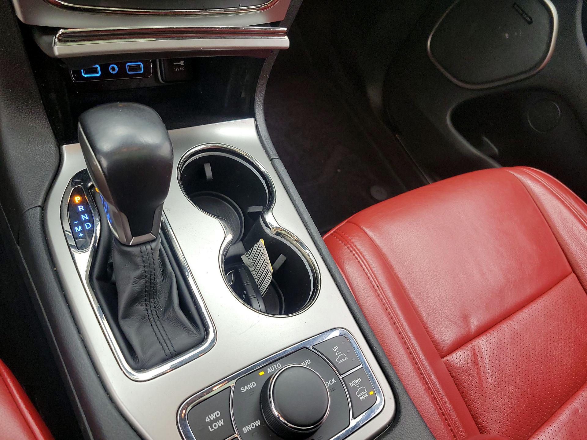 Thumbnail: 2018 Jeep Grand Cherokee - 17