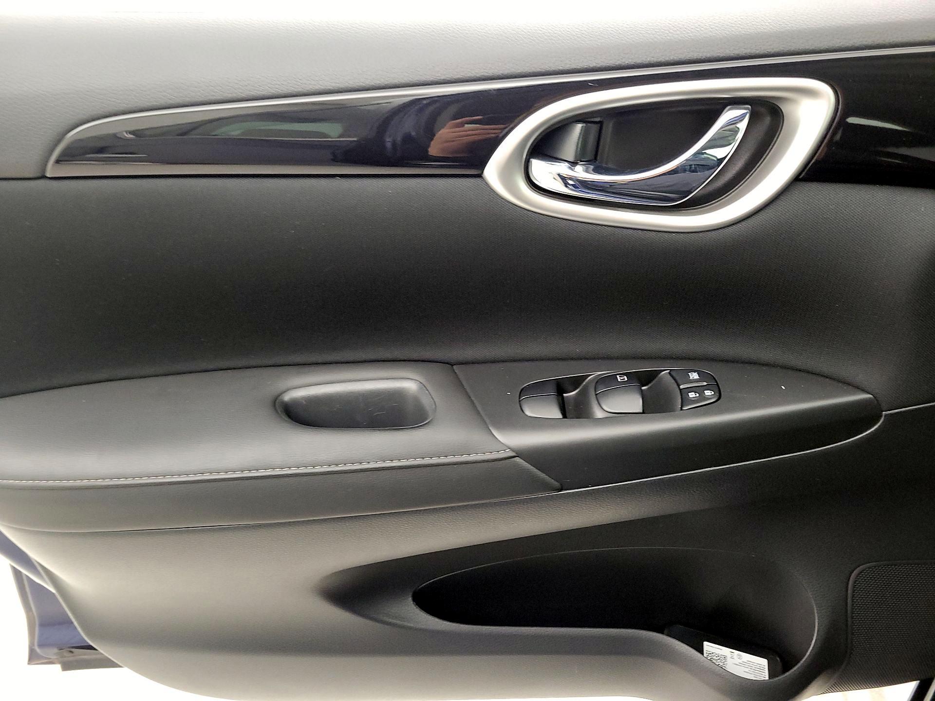 Thumbnail: 2019 Nissan Sentra - 12