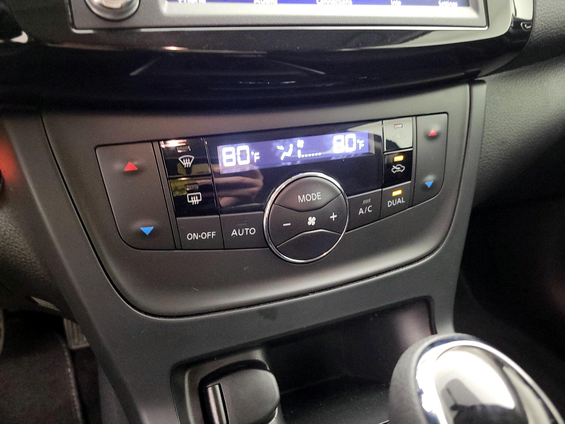 Thumbnail: 2019 Nissan Sentra - 16