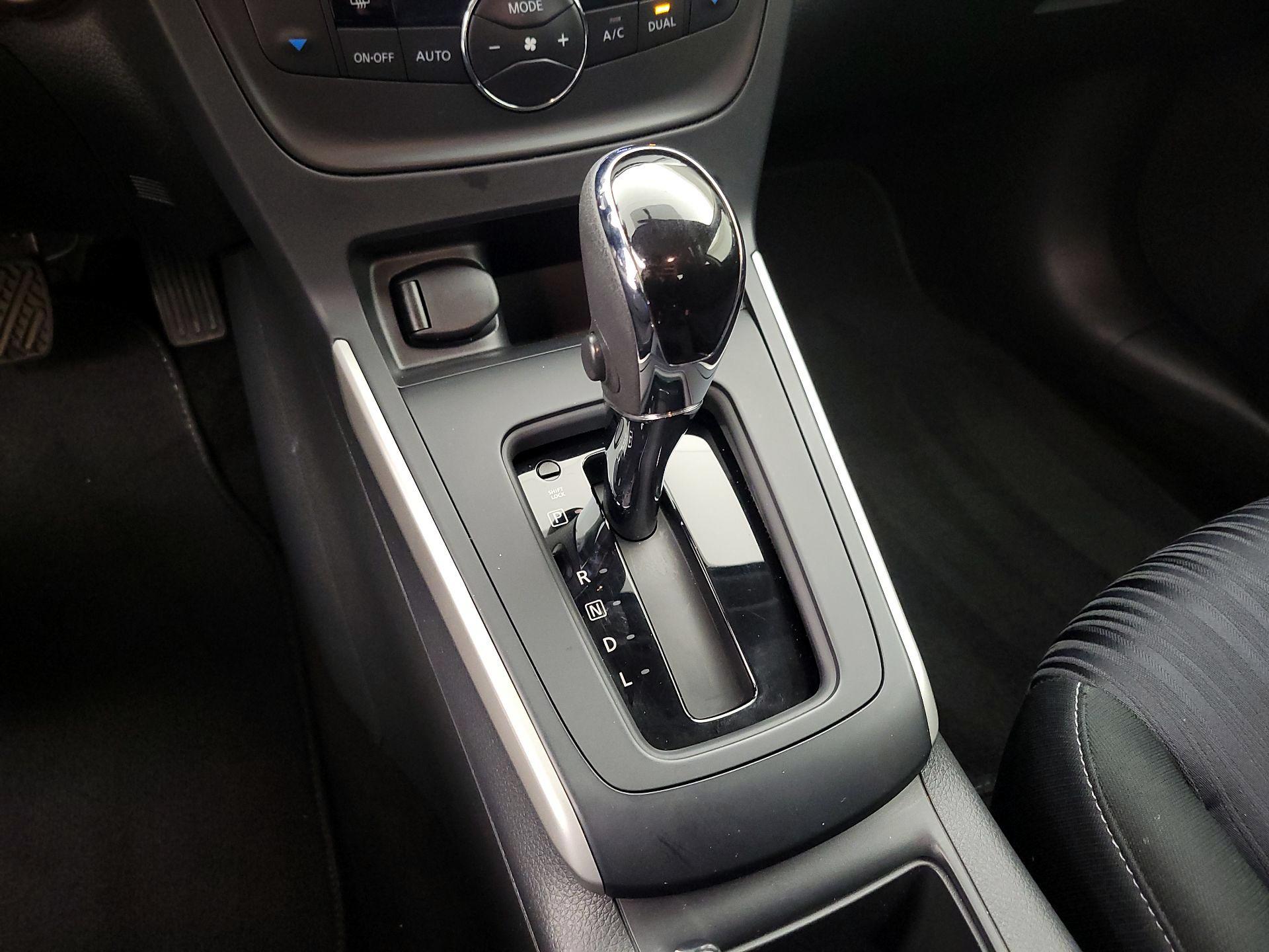 Thumbnail: 2019 Nissan Sentra - 17