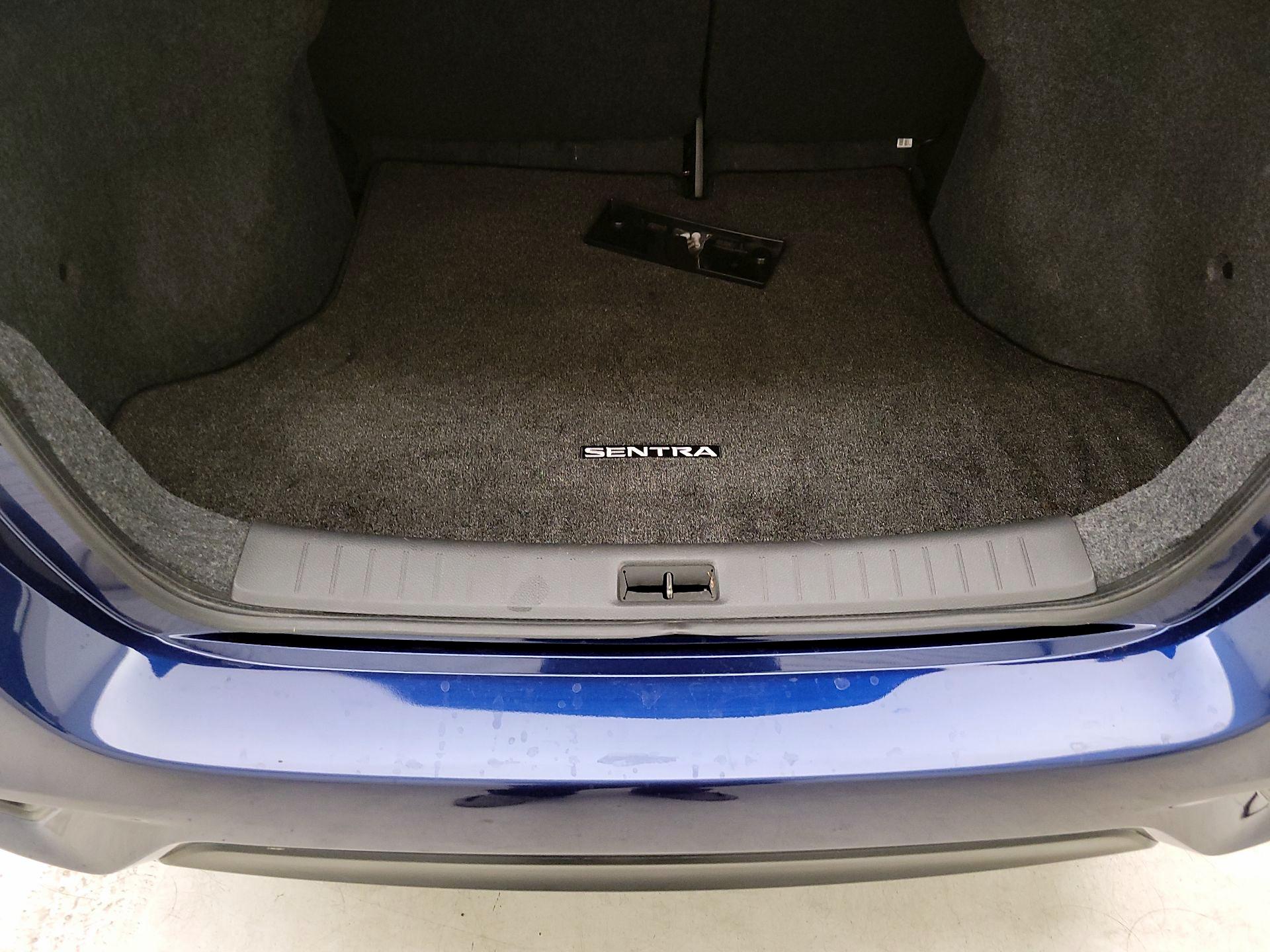 Thumbnail: 2019 Nissan Sentra - 20