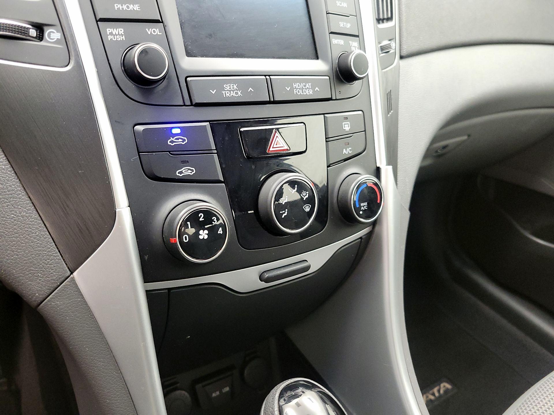 Thumbnail: 2014 Hyundai Sonata - 16