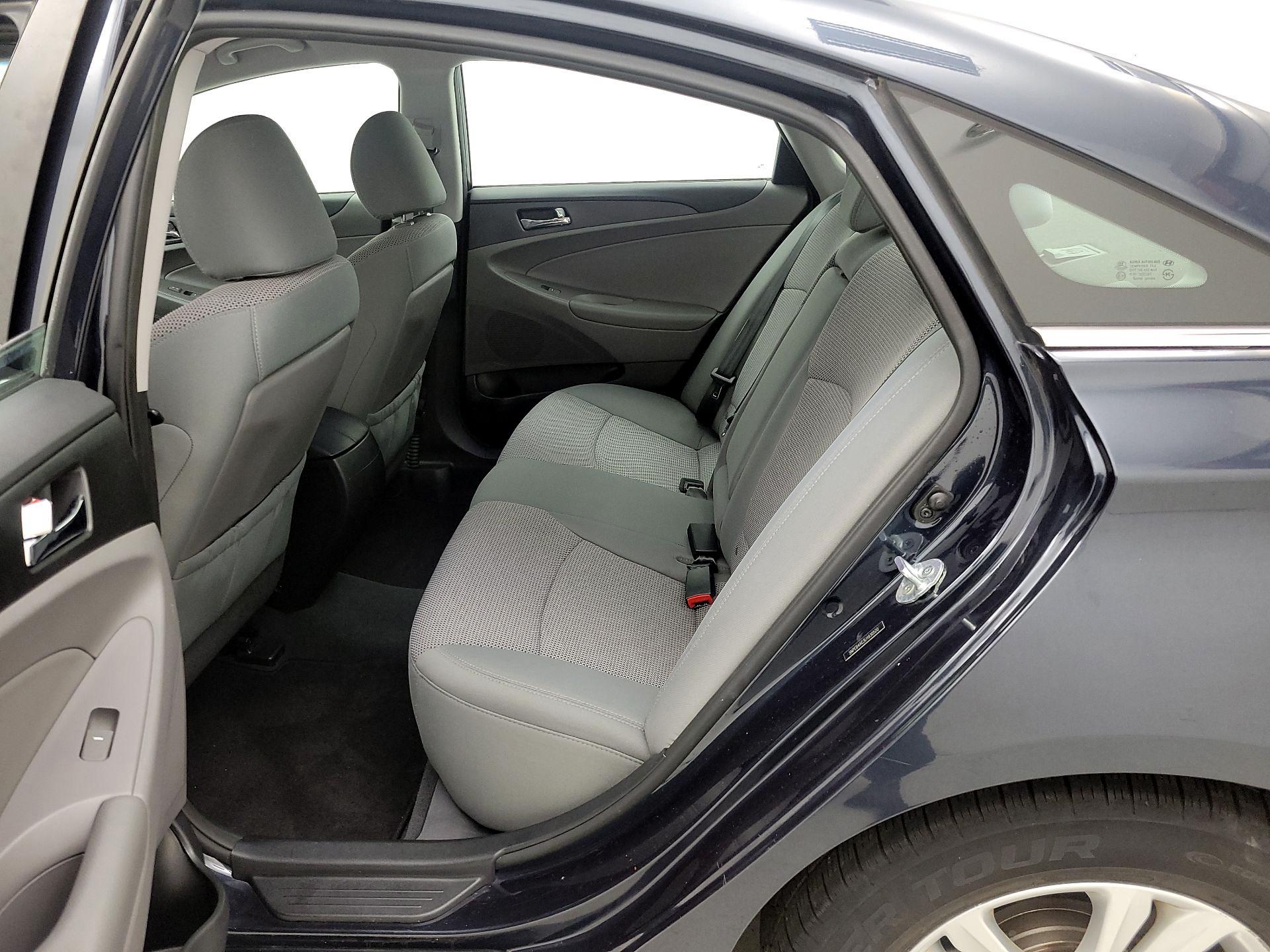 Thumbnail: 2014 Hyundai Sonata - 19