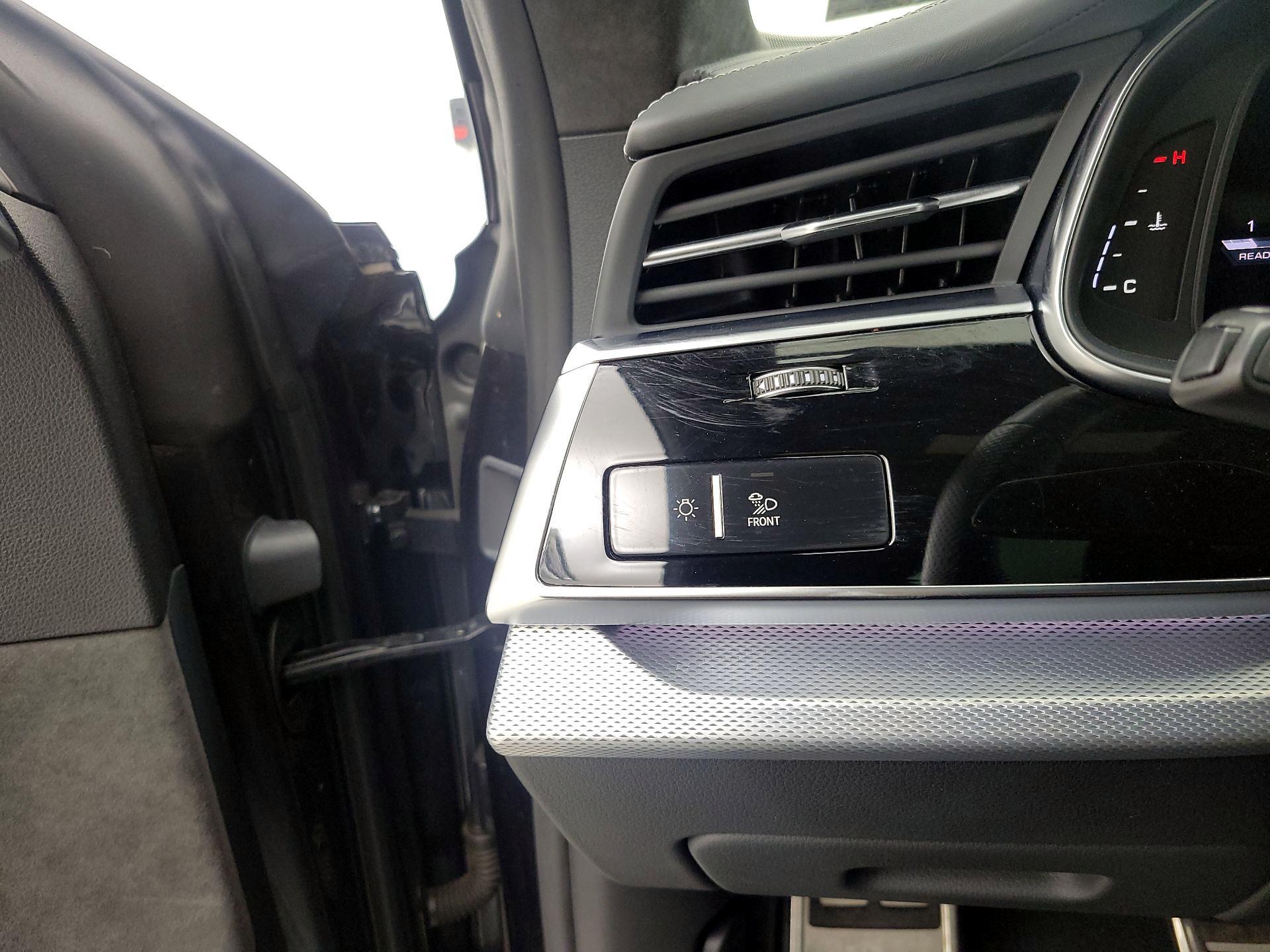 Thumbnail: 2021 Audi SQ8 - 13