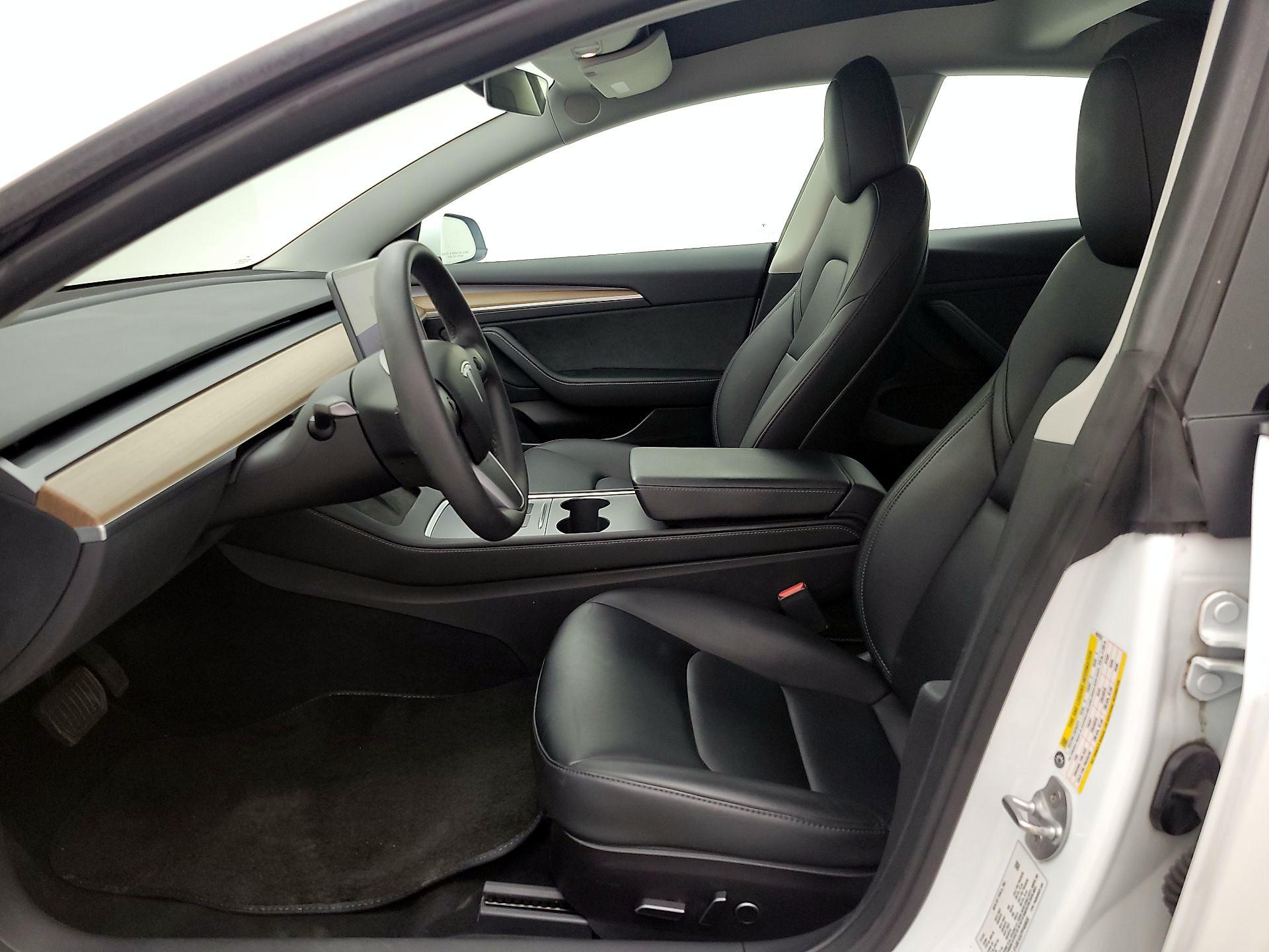 Thumbnail: 2023 Tesla Model 3 - 11