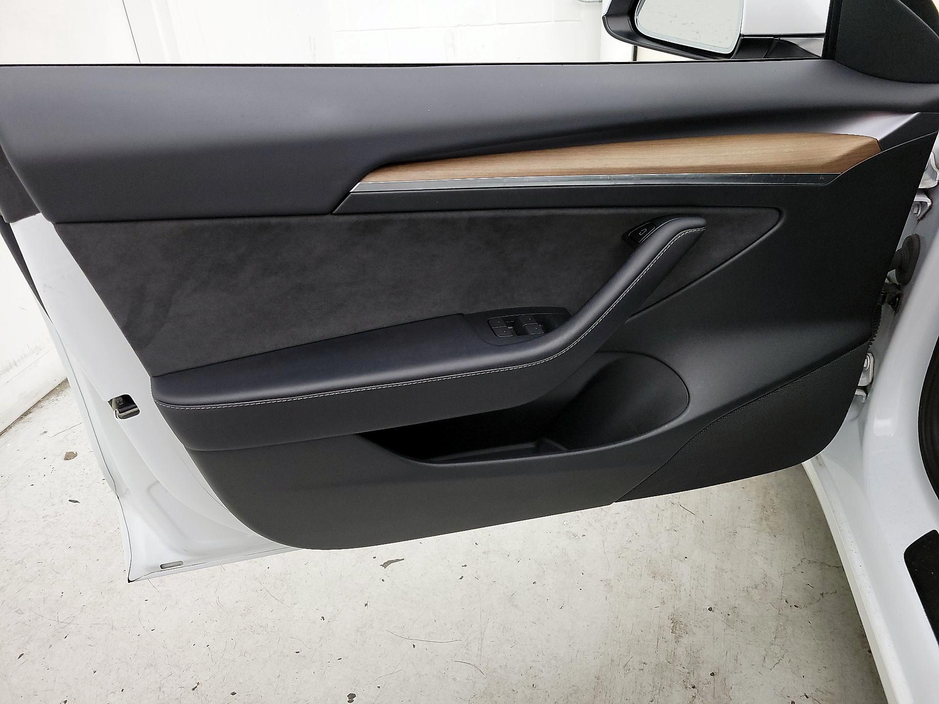 Thumbnail: 2023 Tesla Model 3 - 12